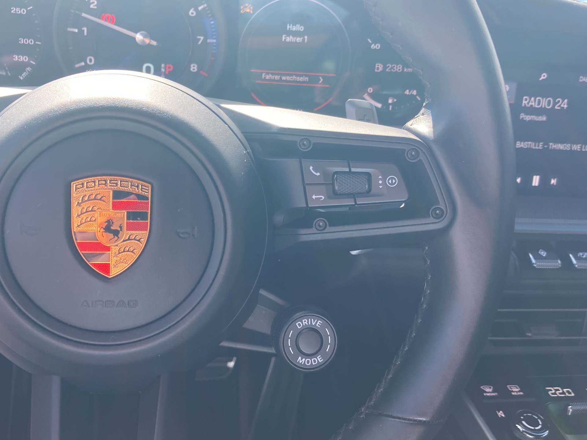 PORSCHE 911 Cabriolet-image-30
