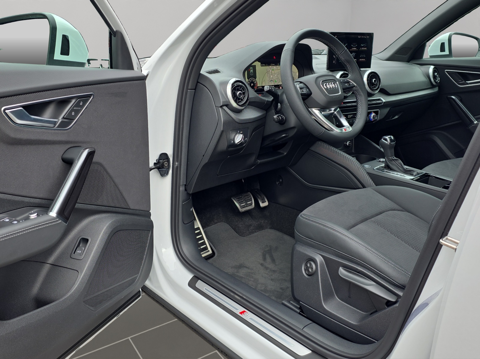AUDI Q2 40 TFSI S line Attraction quattro S-tronic-image-6