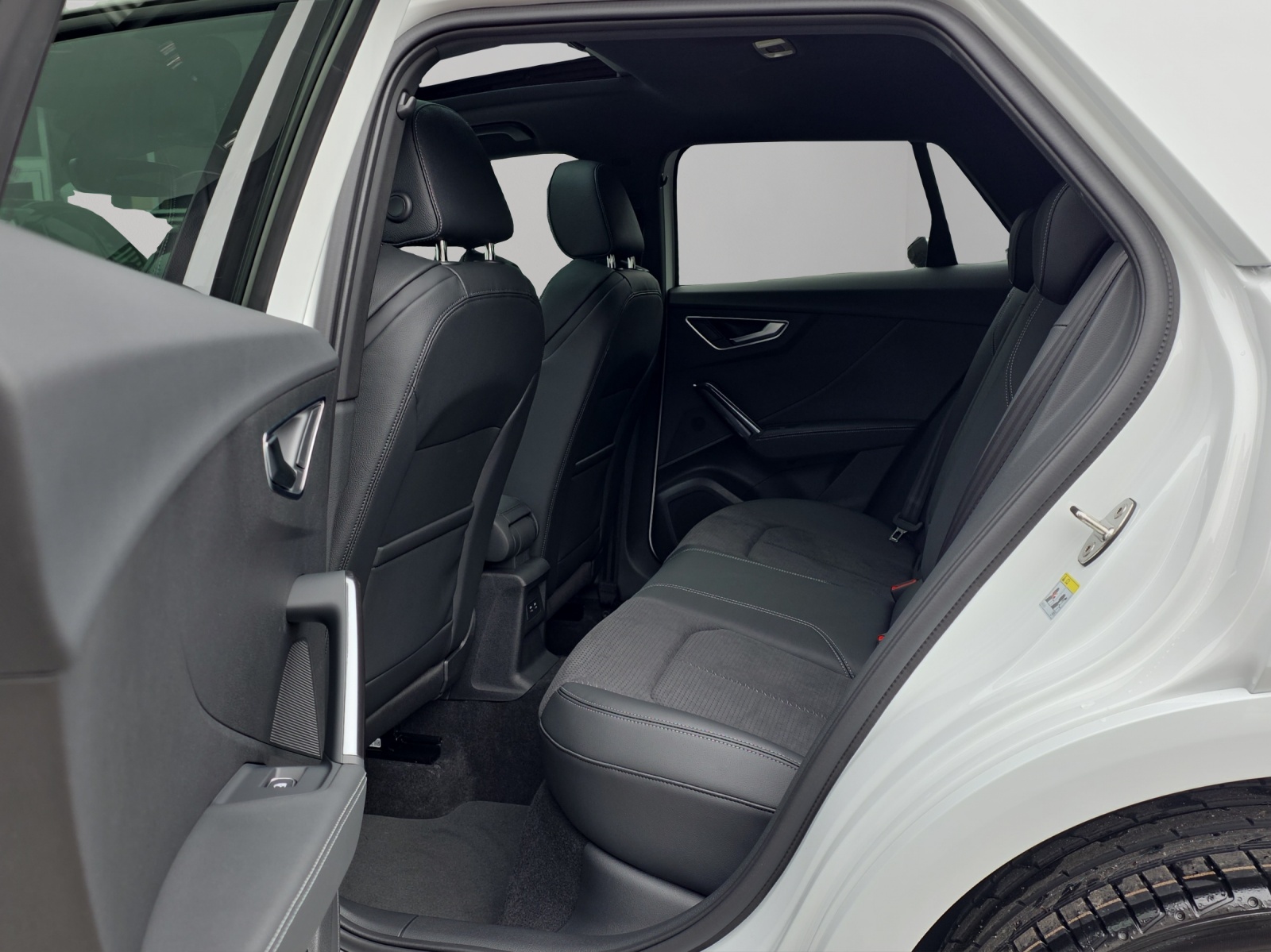 AUDI Q2 40 TFSI S line Attraction quattro S-tronic-image-8
