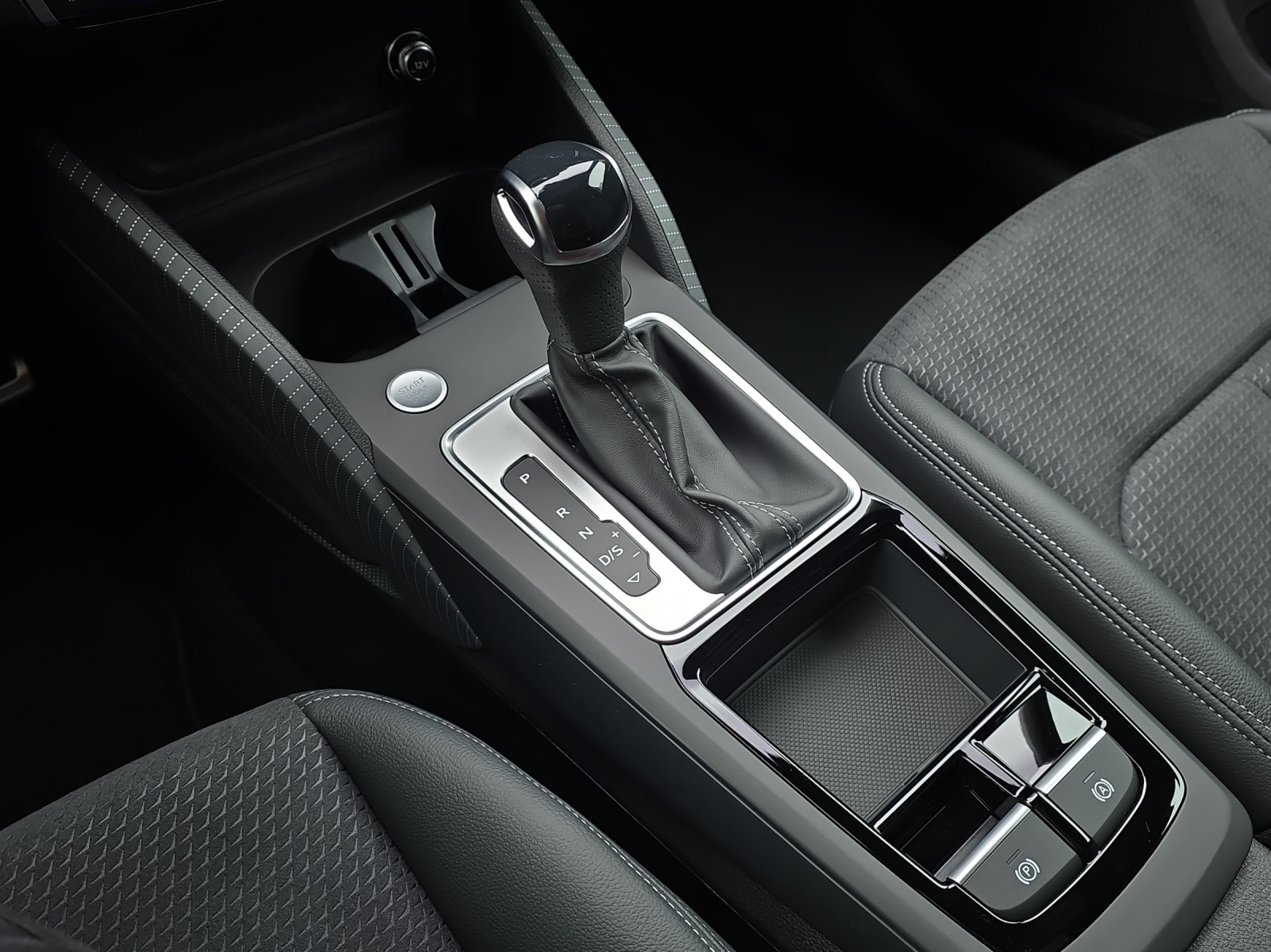 AUDI Q2 40 TFSI S line Attraction quattro S-tronic-image-12