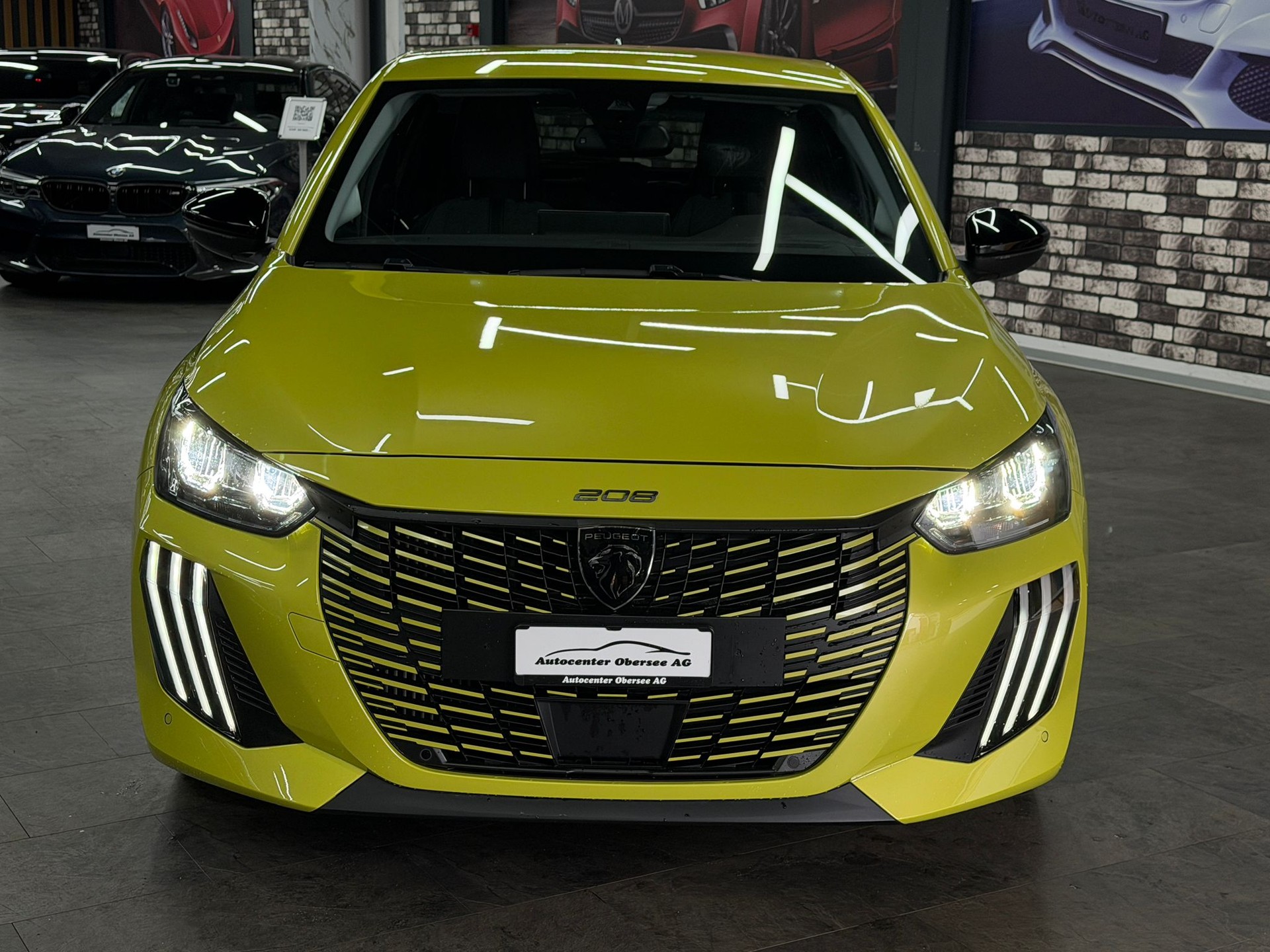 PEUGEOT 208 1.2 PureTech Allure-image-1