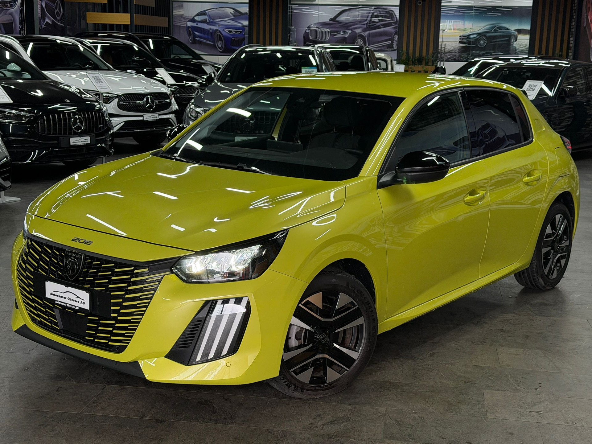 PEUGEOT 208 1.2 PureTech Allure-image-0