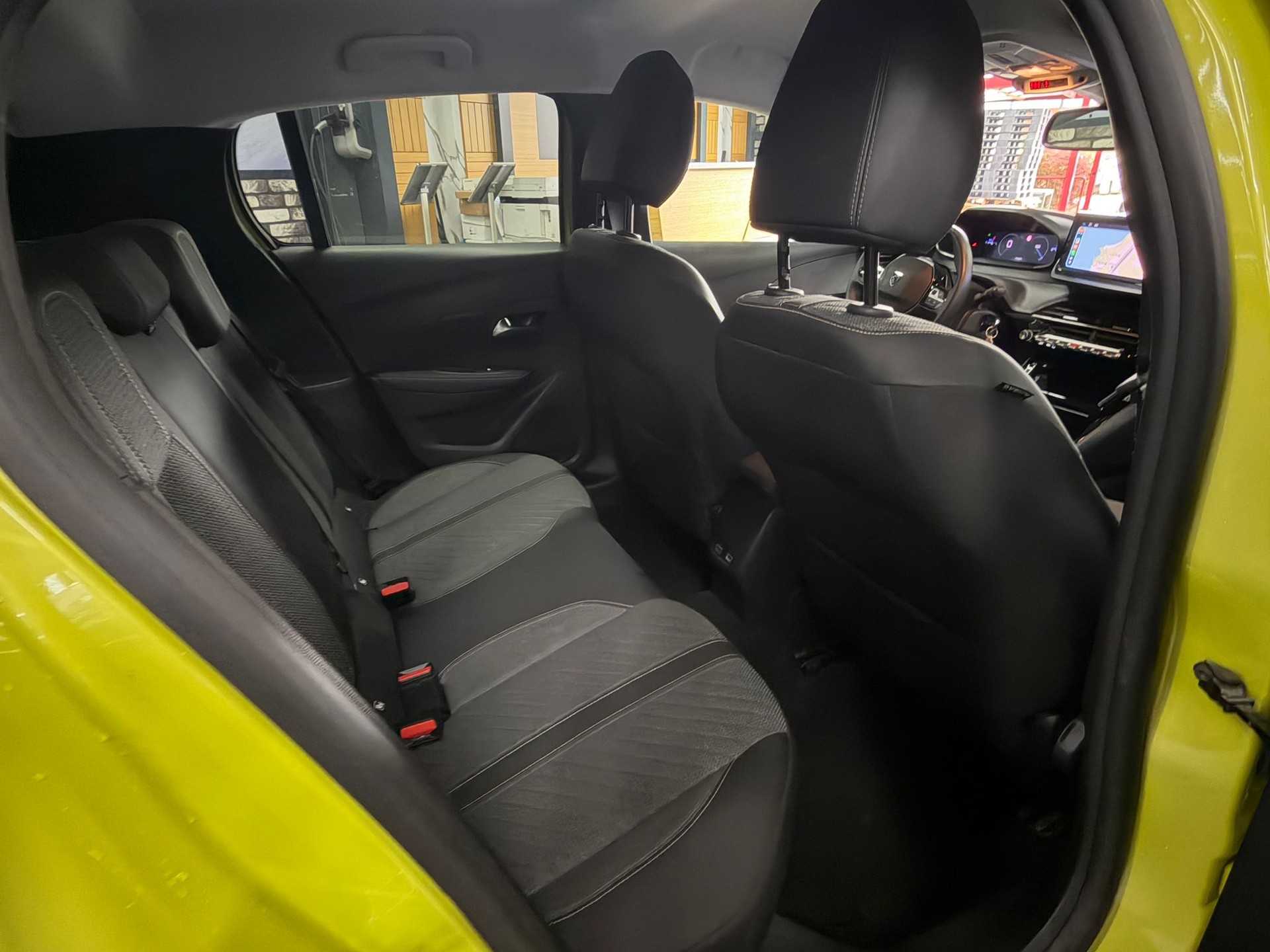 PEUGEOT 208 1.2 PureTech Allure-image-18