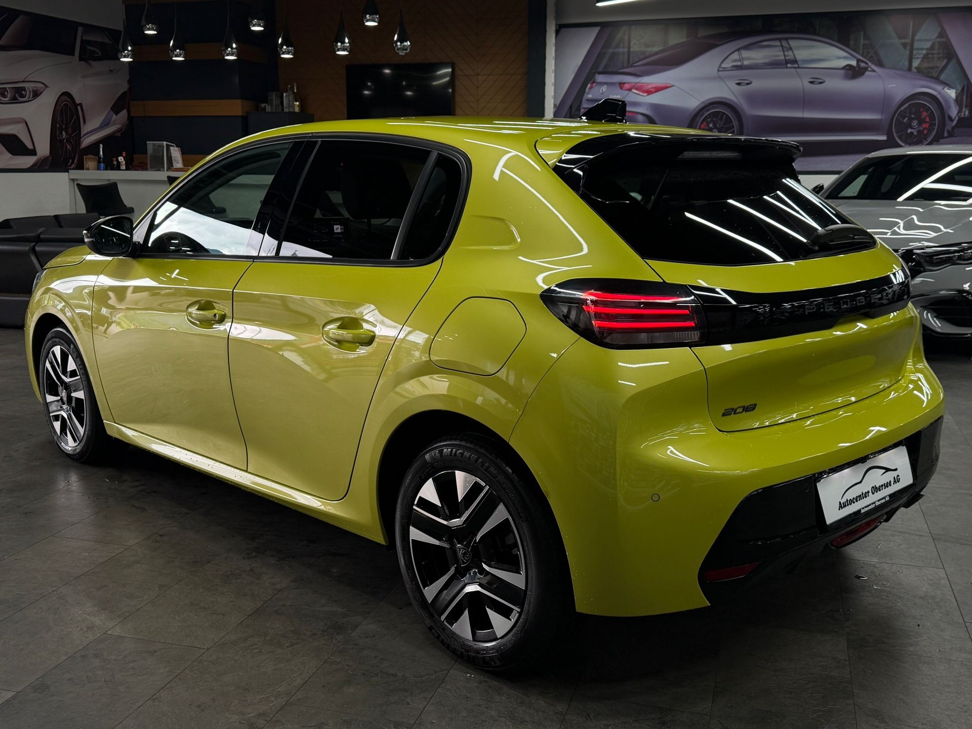 PEUGEOT 208 1.2 PureTech Allure-image-5