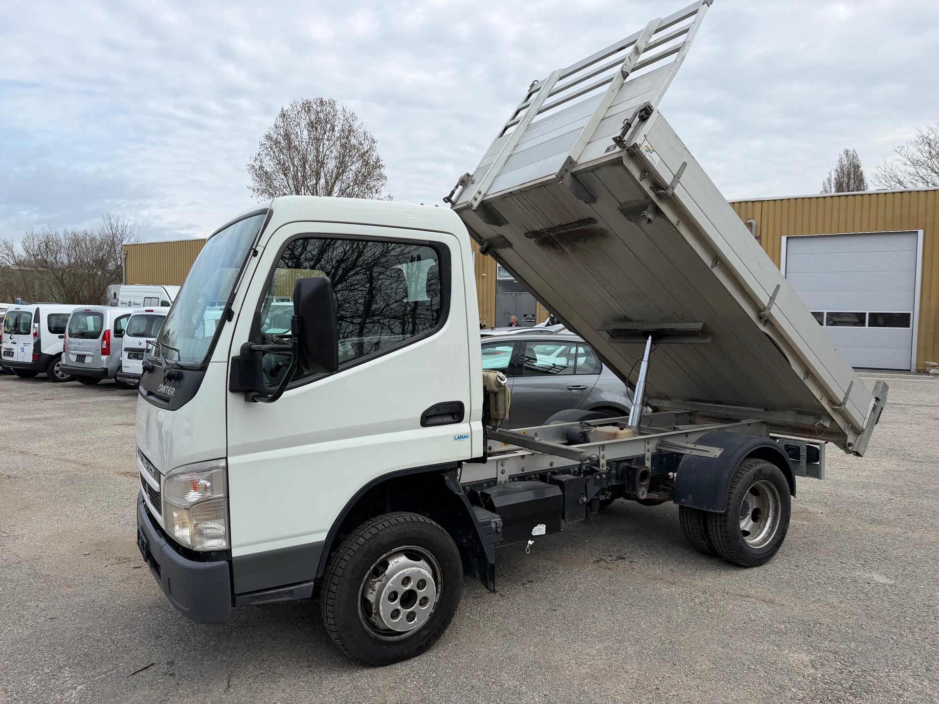 MITSUBISHI CANTER-image-13