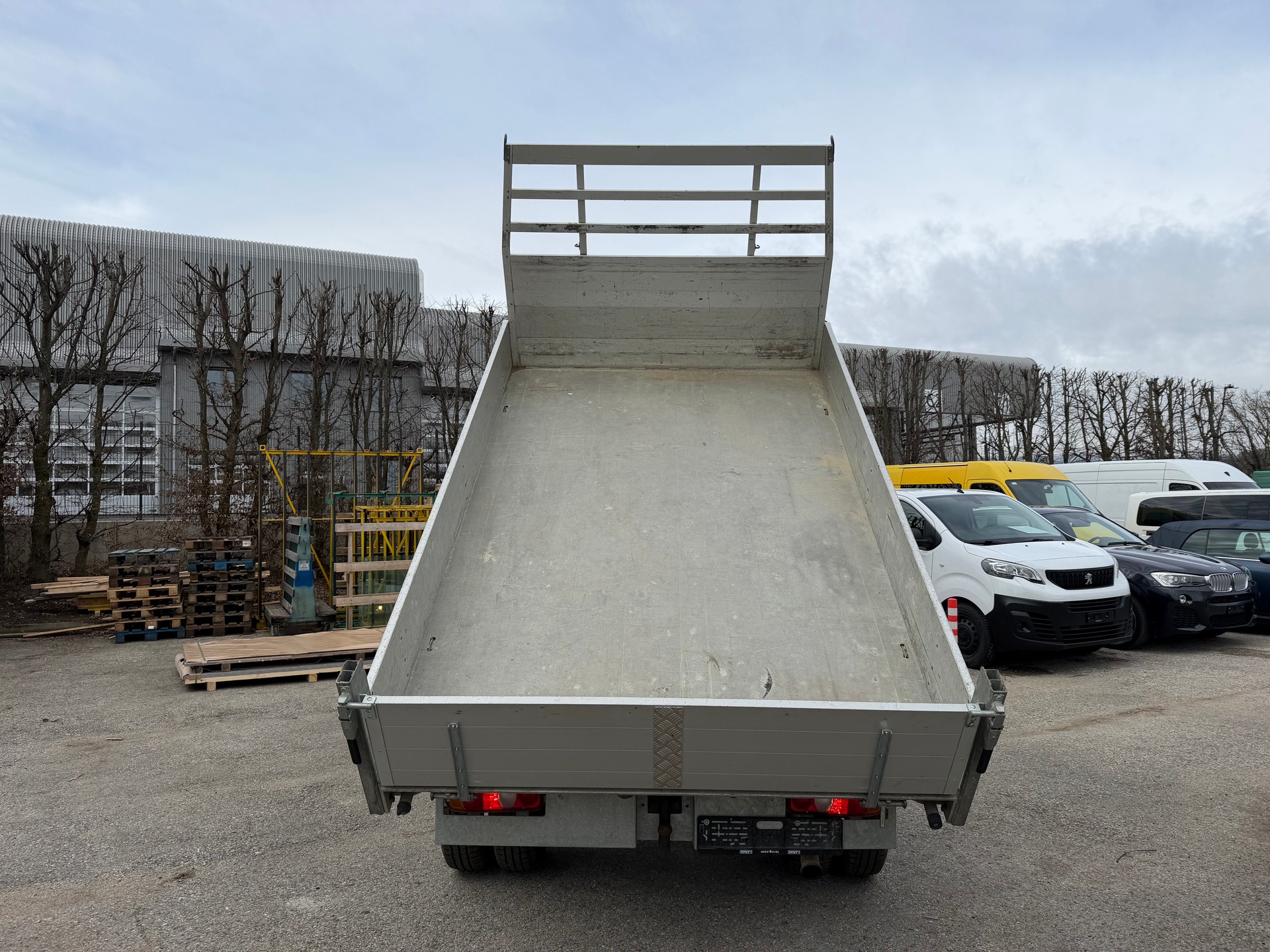 MITSUBISHI CANTER-image-4