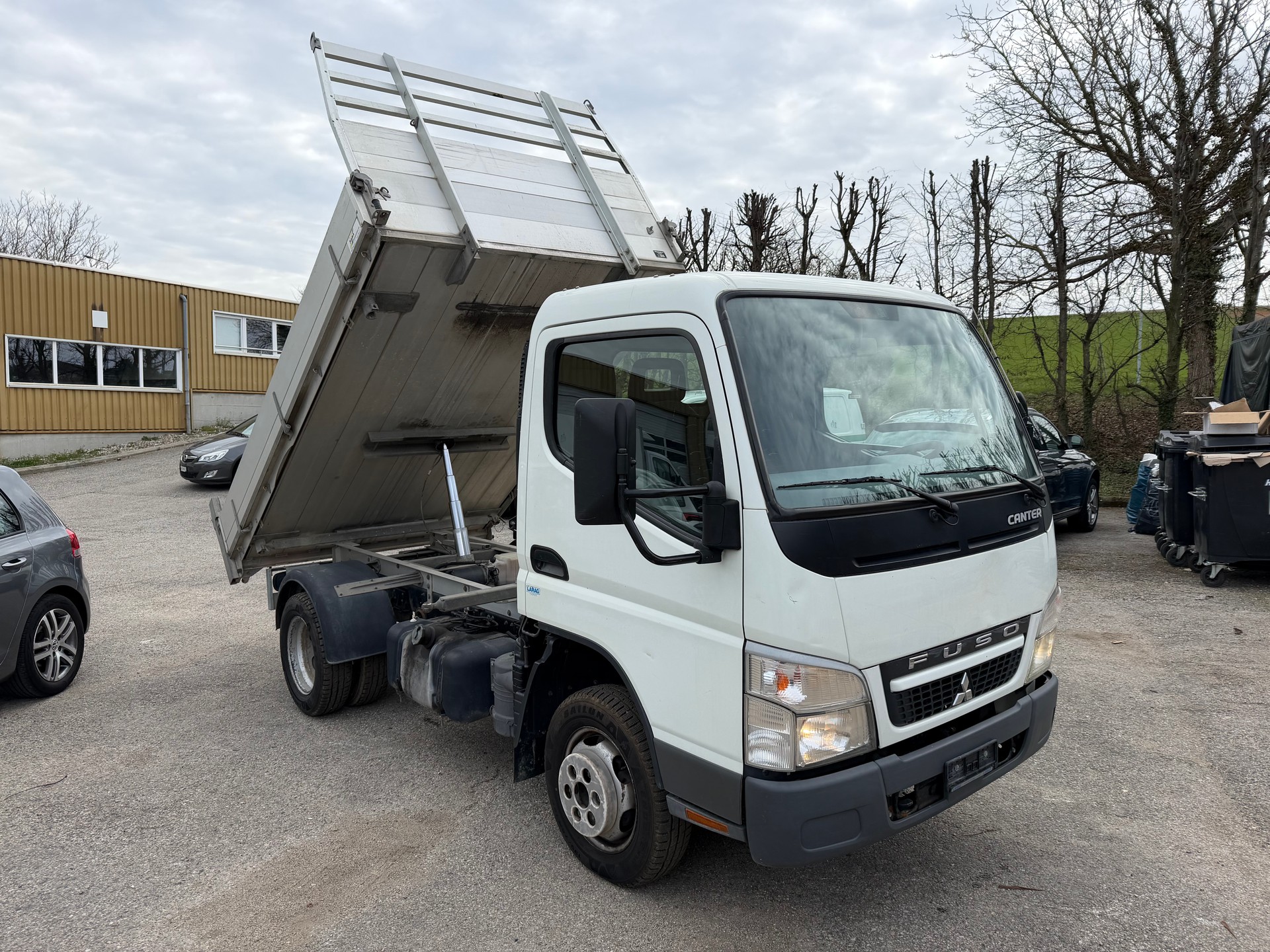 MITSUBISHI CANTER-image-14