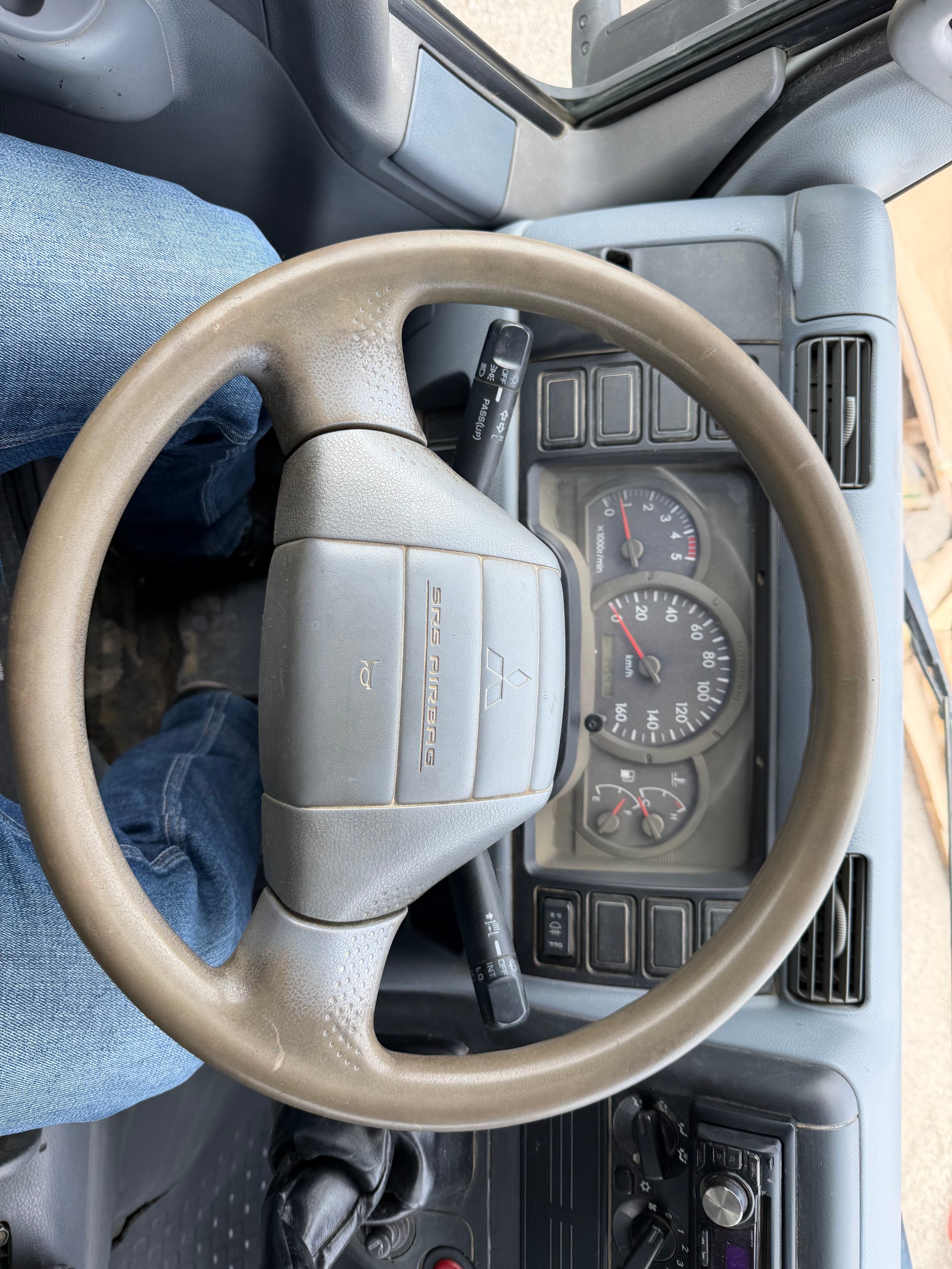 MITSUBISHI CANTER-image-10
