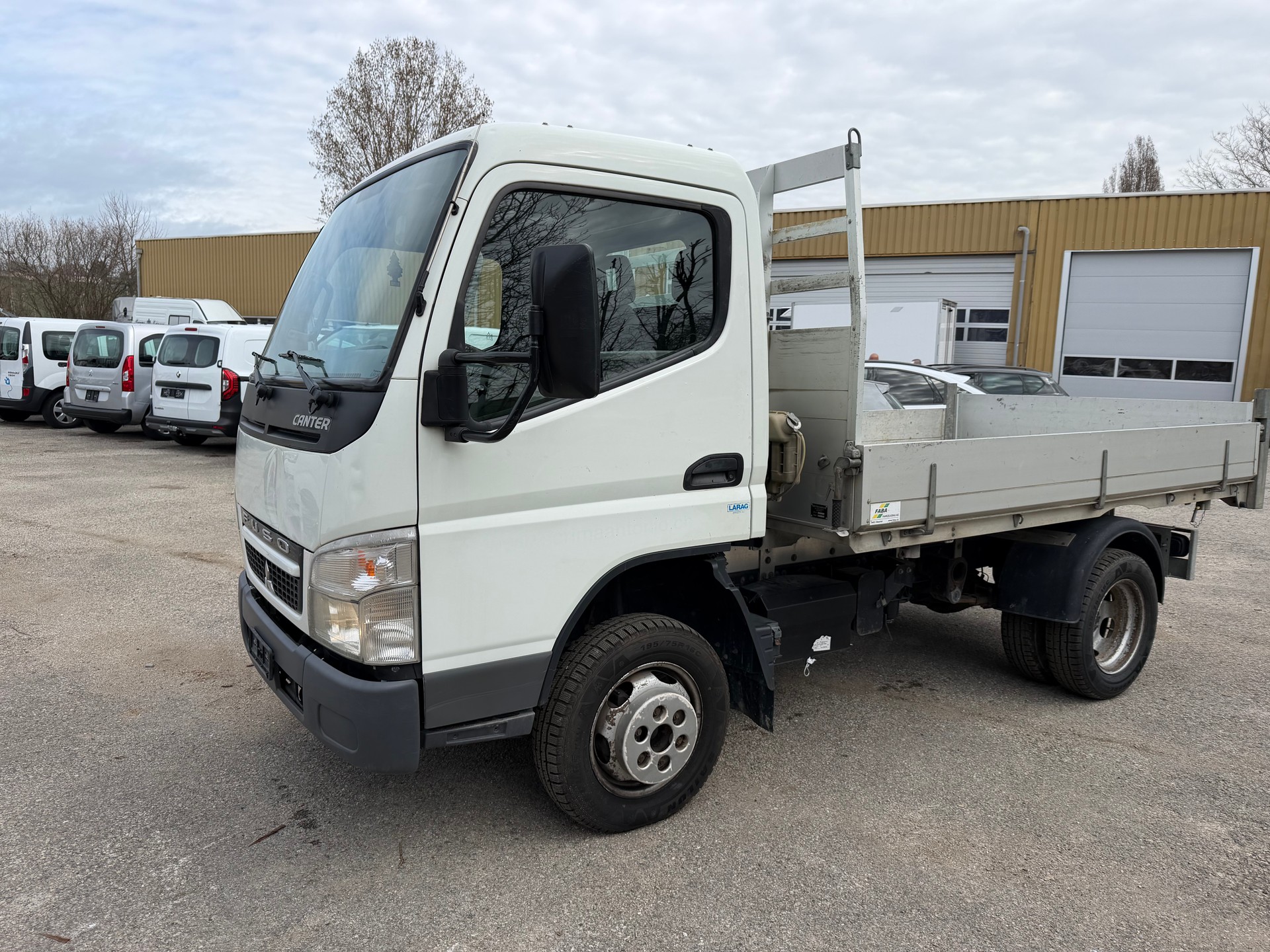 MITSUBISHI CANTER-image-7