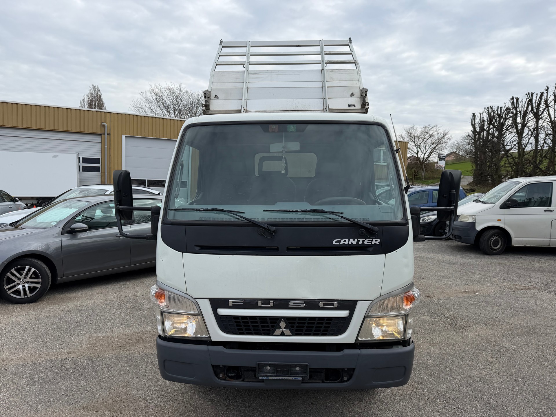 MITSUBISHI CANTER-image-12