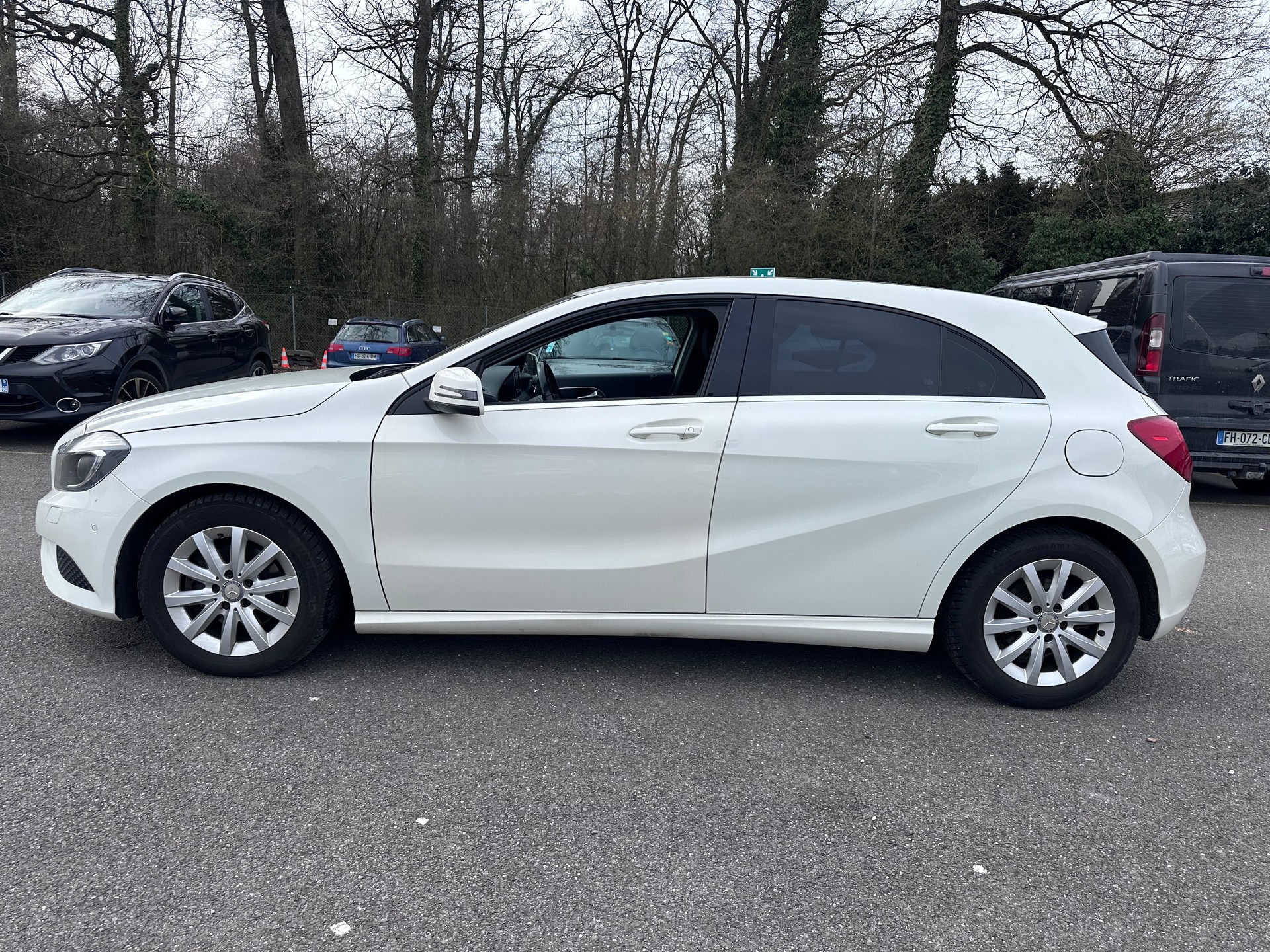 MERCEDES-BENZ A 180 BlueEfficiency Edition Style-image-1