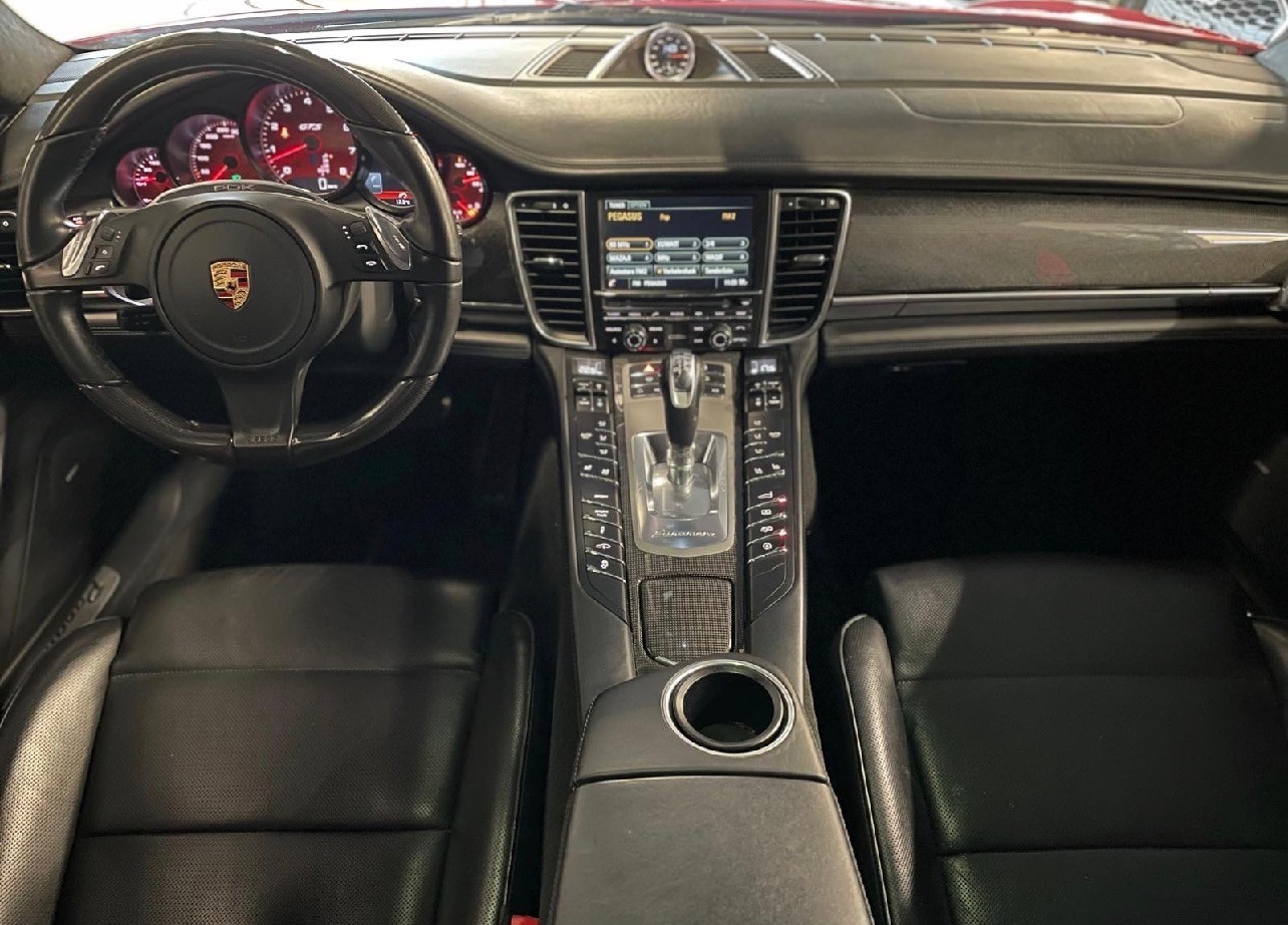 PORSCHE Panamera GTS 4.8 PDK-image-13