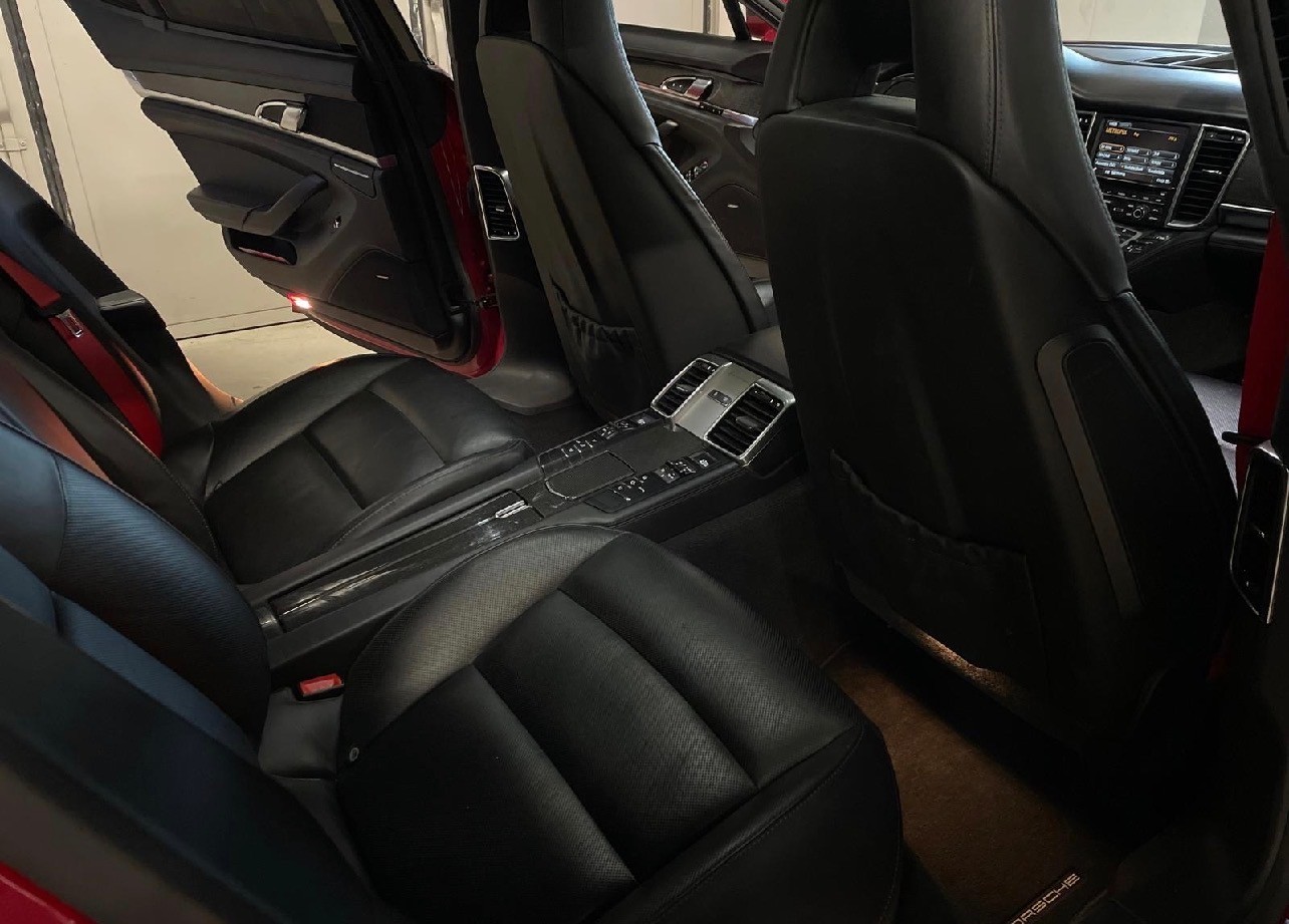 PORSCHE Panamera GTS 4.8 PDK-image-9