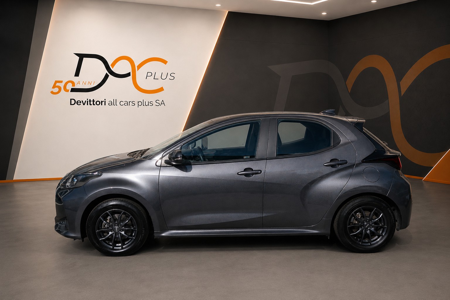 TOYOTA Yaris 1.5 VVT-i HSD Trend-image-2