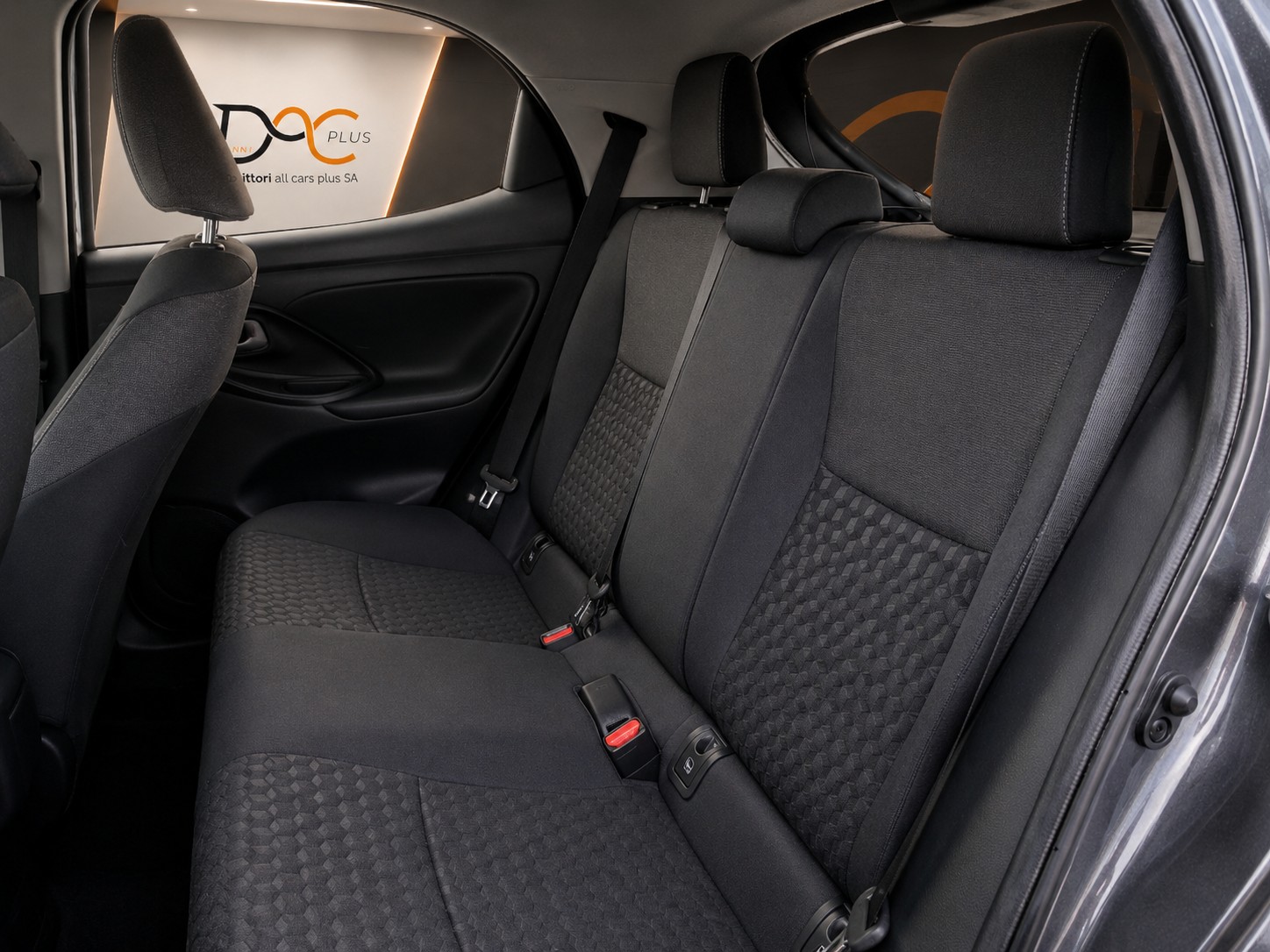 TOYOTA Yaris 1.5 VVT-i HSD Trend-image-7