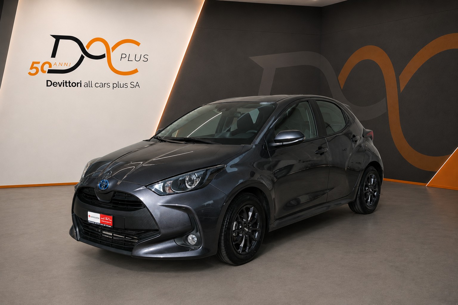 TOYOTA Yaris 1.5 VVT-i HSD Trend-image-0