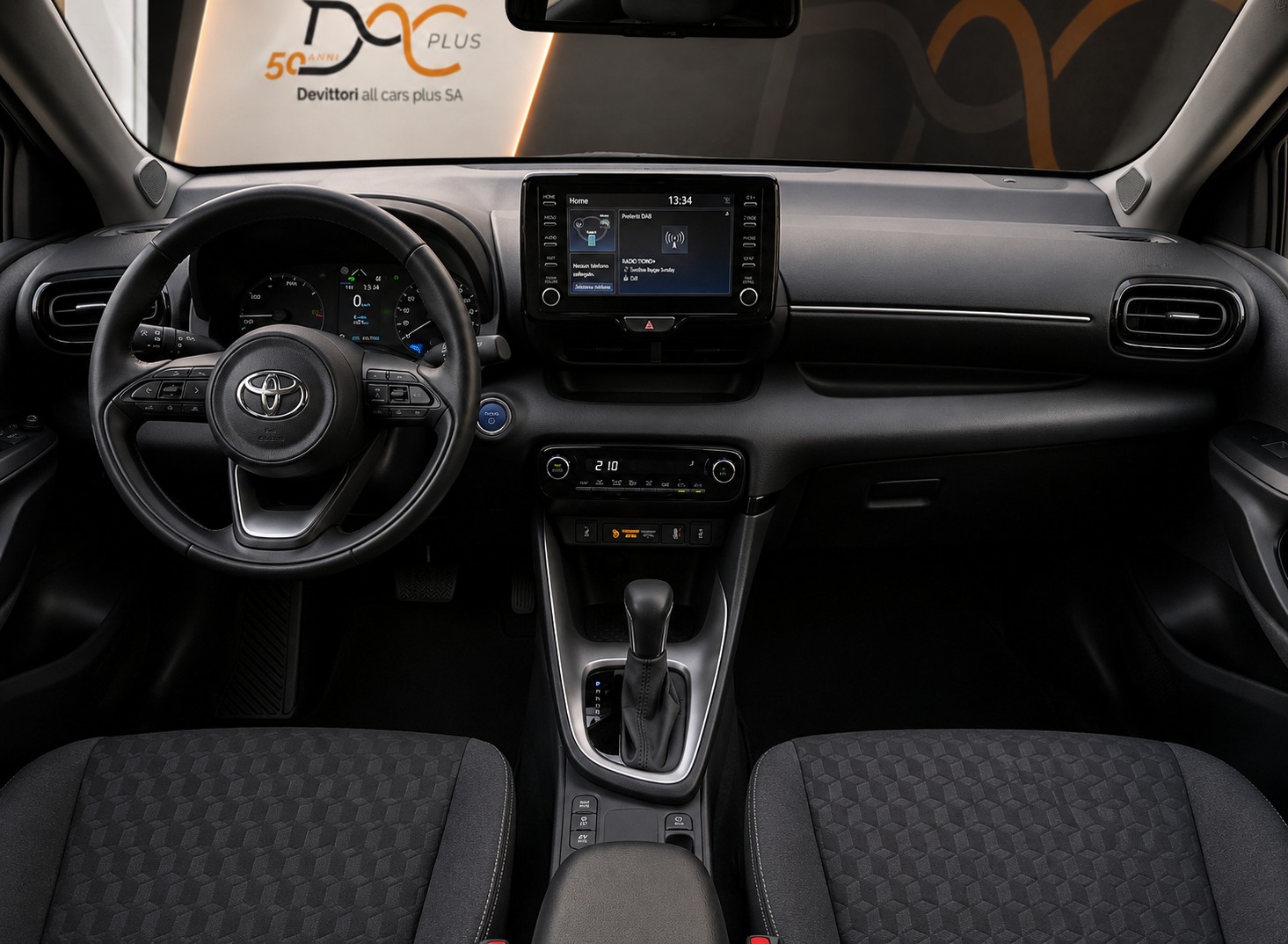 TOYOTA Yaris 1.5 VVT-i HSD Trend-image-4