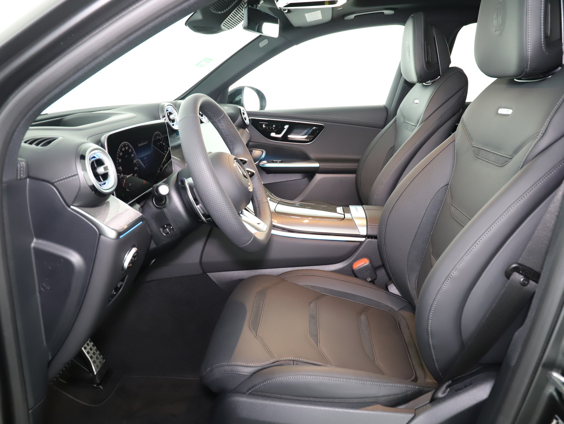 MERCEDES-BENZ GLC AMG 63 S e Perf. Exe.-image-9
