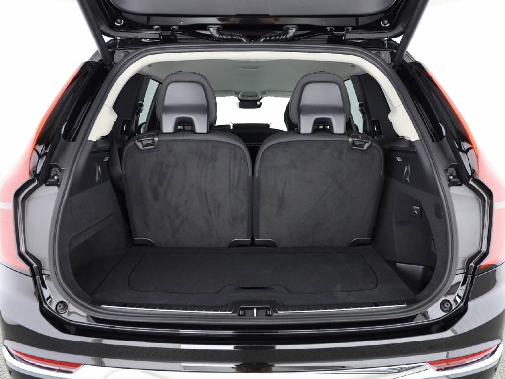 VOLVO XC90 2.0 T8 TE Plus Bright eAWD-image-24