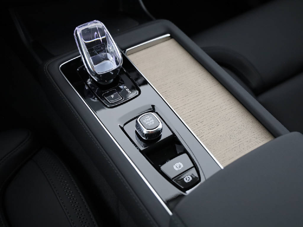 VOLVO XC90 2.0 T8 TE Plus Bright eAWD-image-5