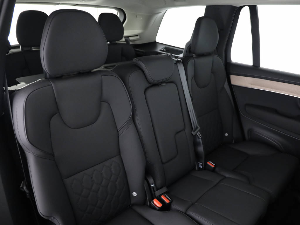 VOLVO XC90 2.0 T8 TE Plus Bright eAWD-image-4