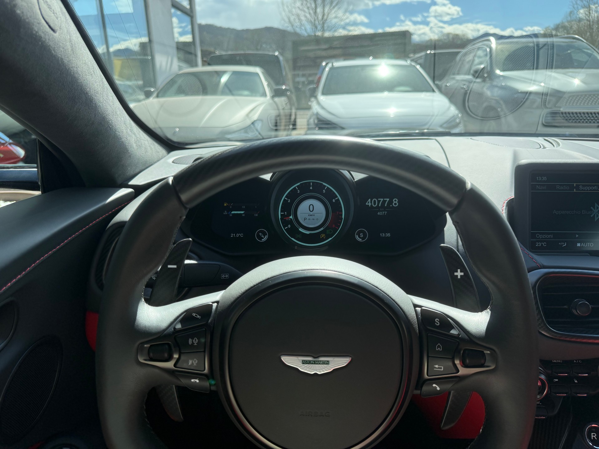 ASTON MARTIN V12 Vantage Coupé 5.2 V12 Bi-Turbo *** 1 of 333***-image-15