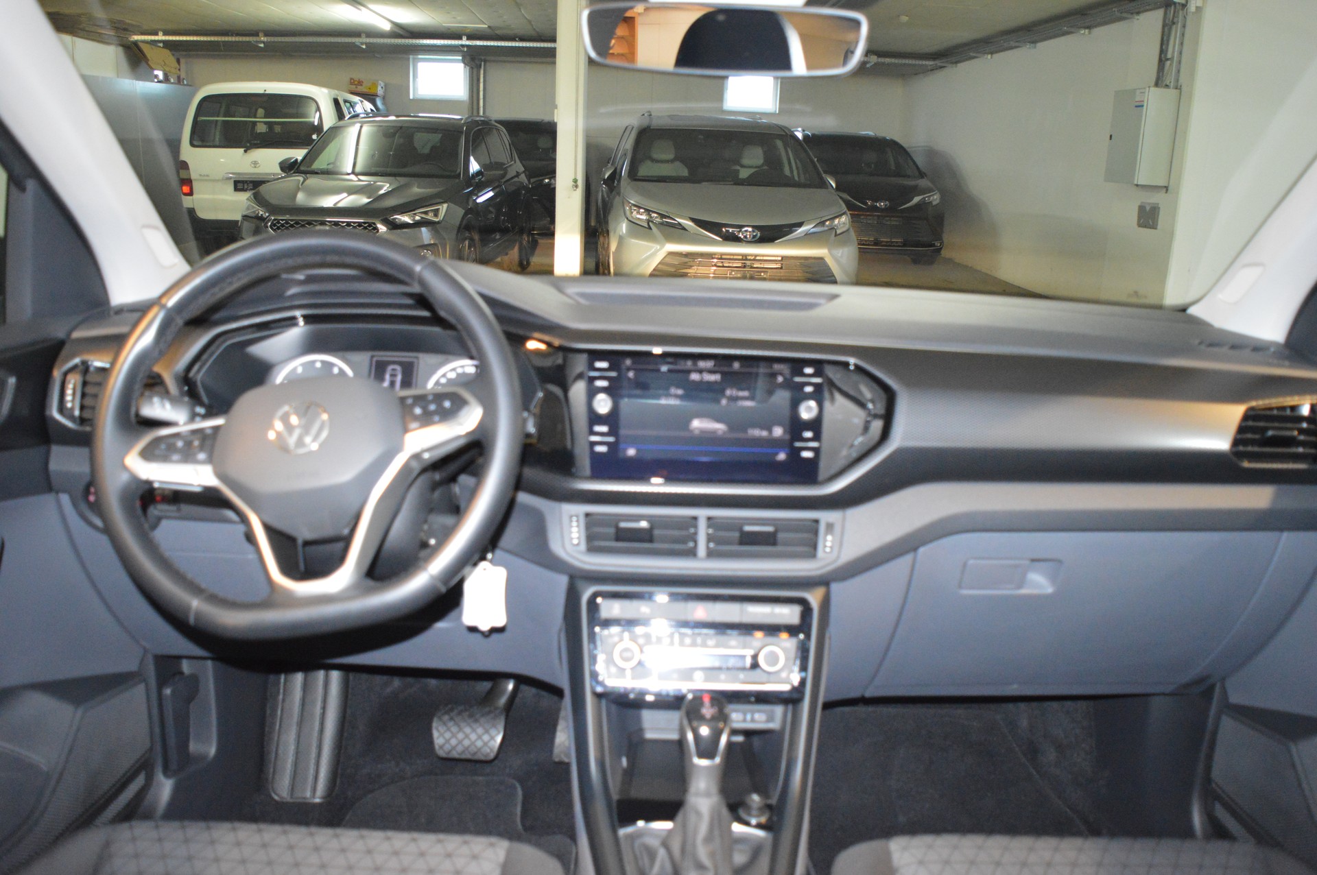 VW T-Cross 1.0 TSI Life DSG-image-16