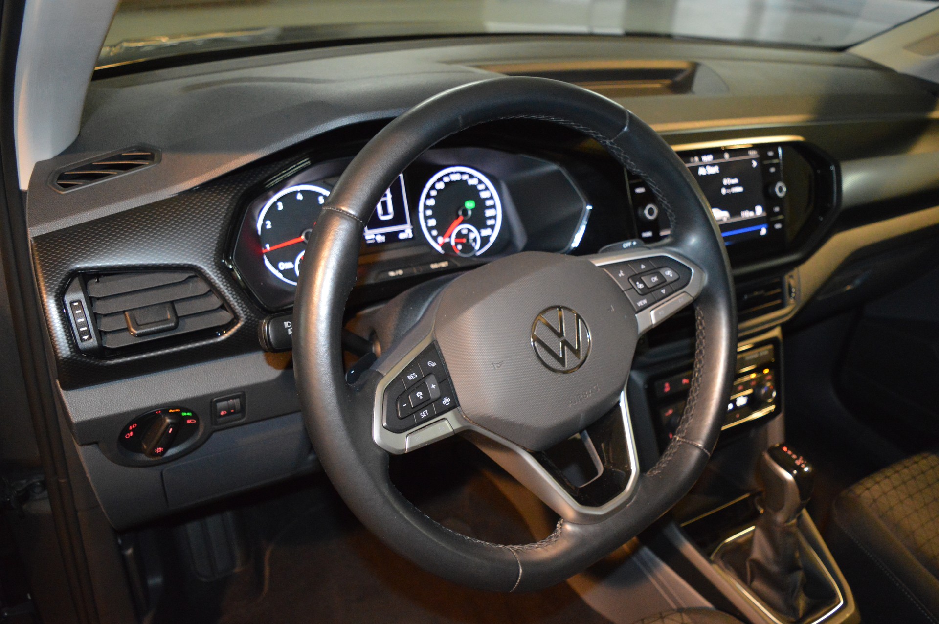 VW T-Cross 1.0 TSI Life DSG-image-13