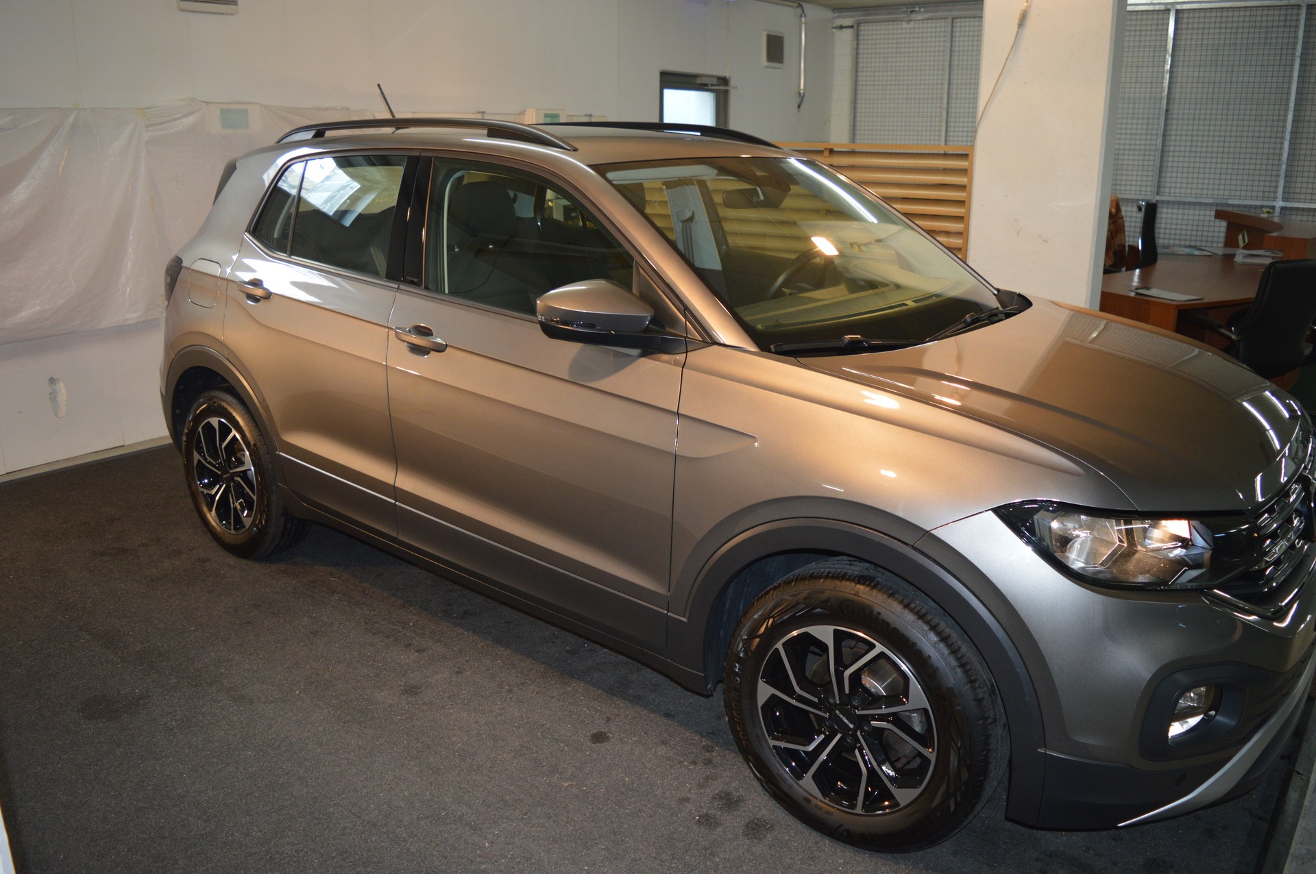 VW T-Cross 1.0 TSI Life DSG-image-4