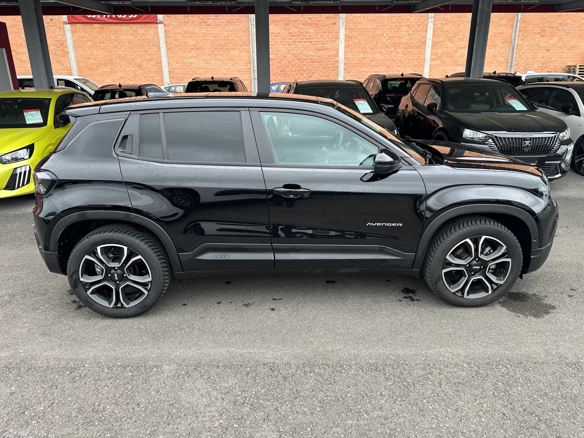 JEEP Avenger 1.2 Turbo MHEV Summit Sky-image-1