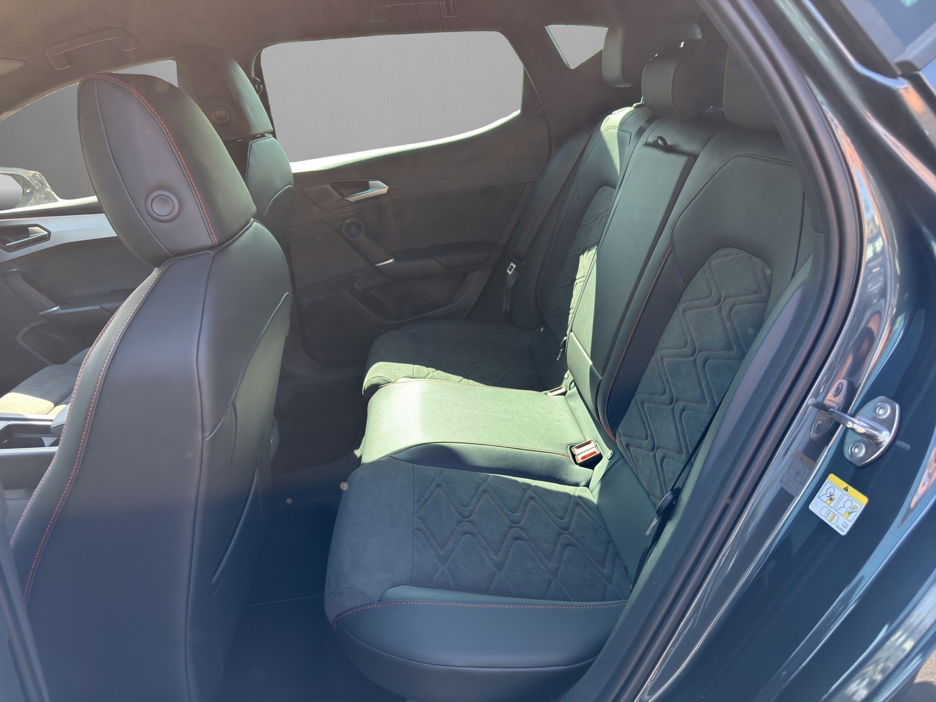 SEAT Leon 1.5 eTSI mHEV DSG Move FR-image-5