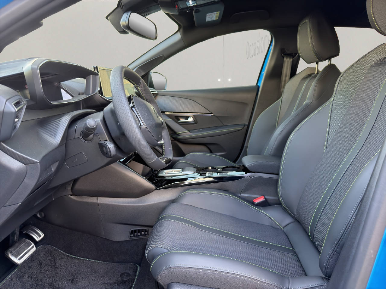 PEUGEOT 208 e-GT-image-3