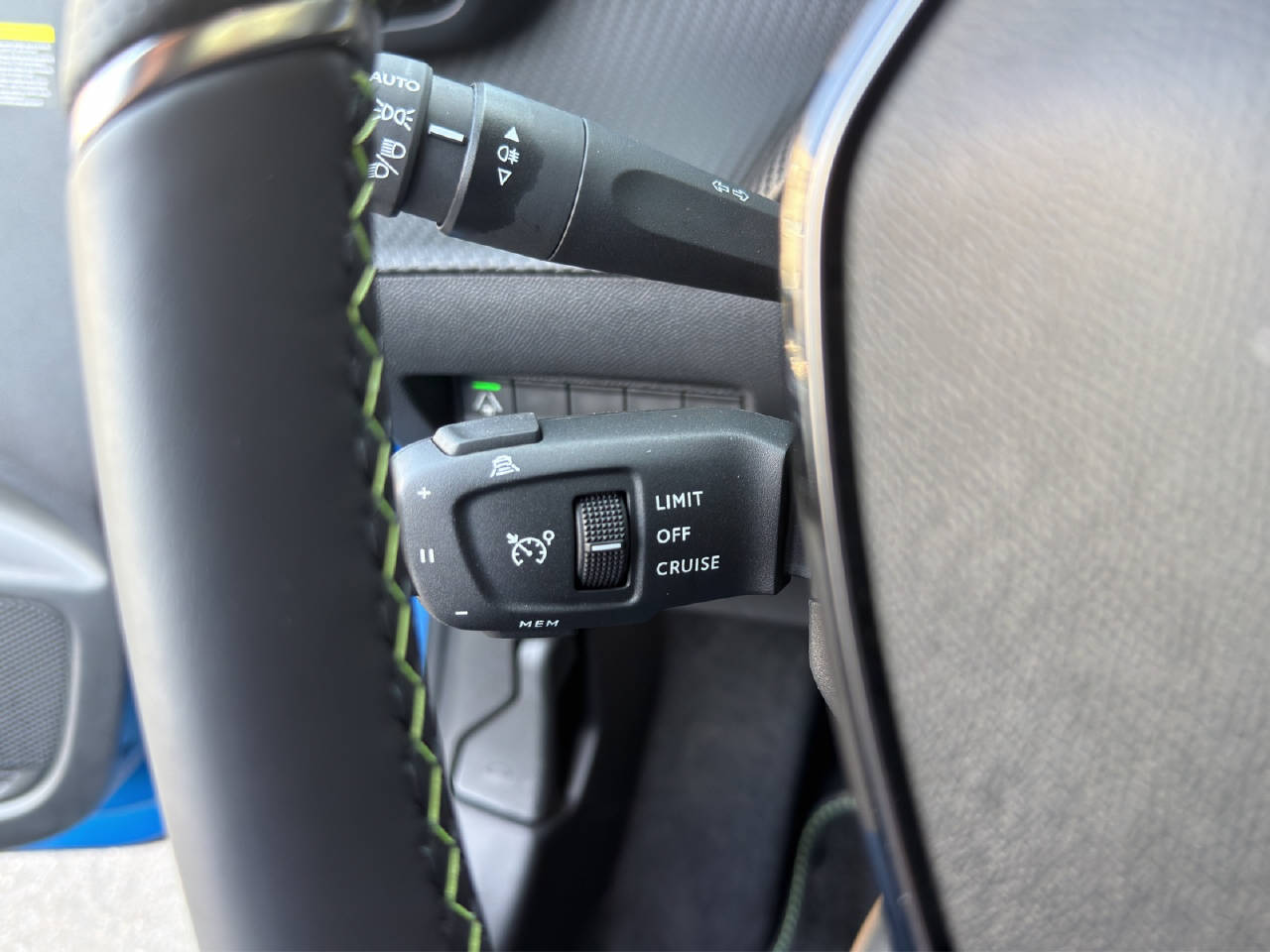 PEUGEOT 208 e-GT-image-11