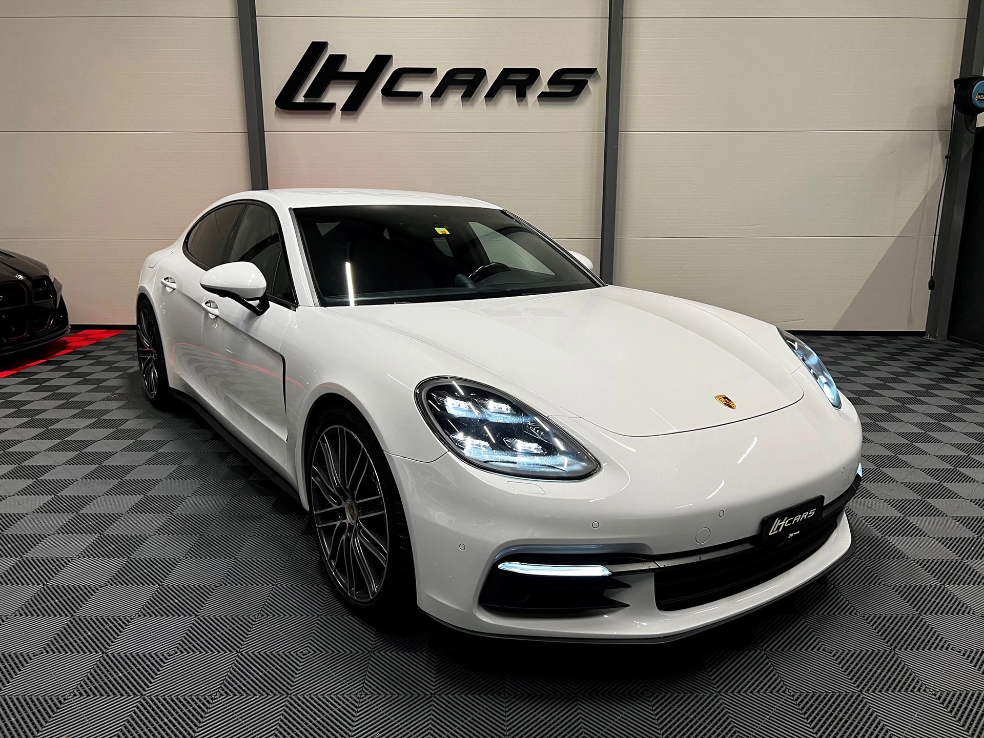 PORSCHE Panamera 4.0 V8 4S Diesel-image-5