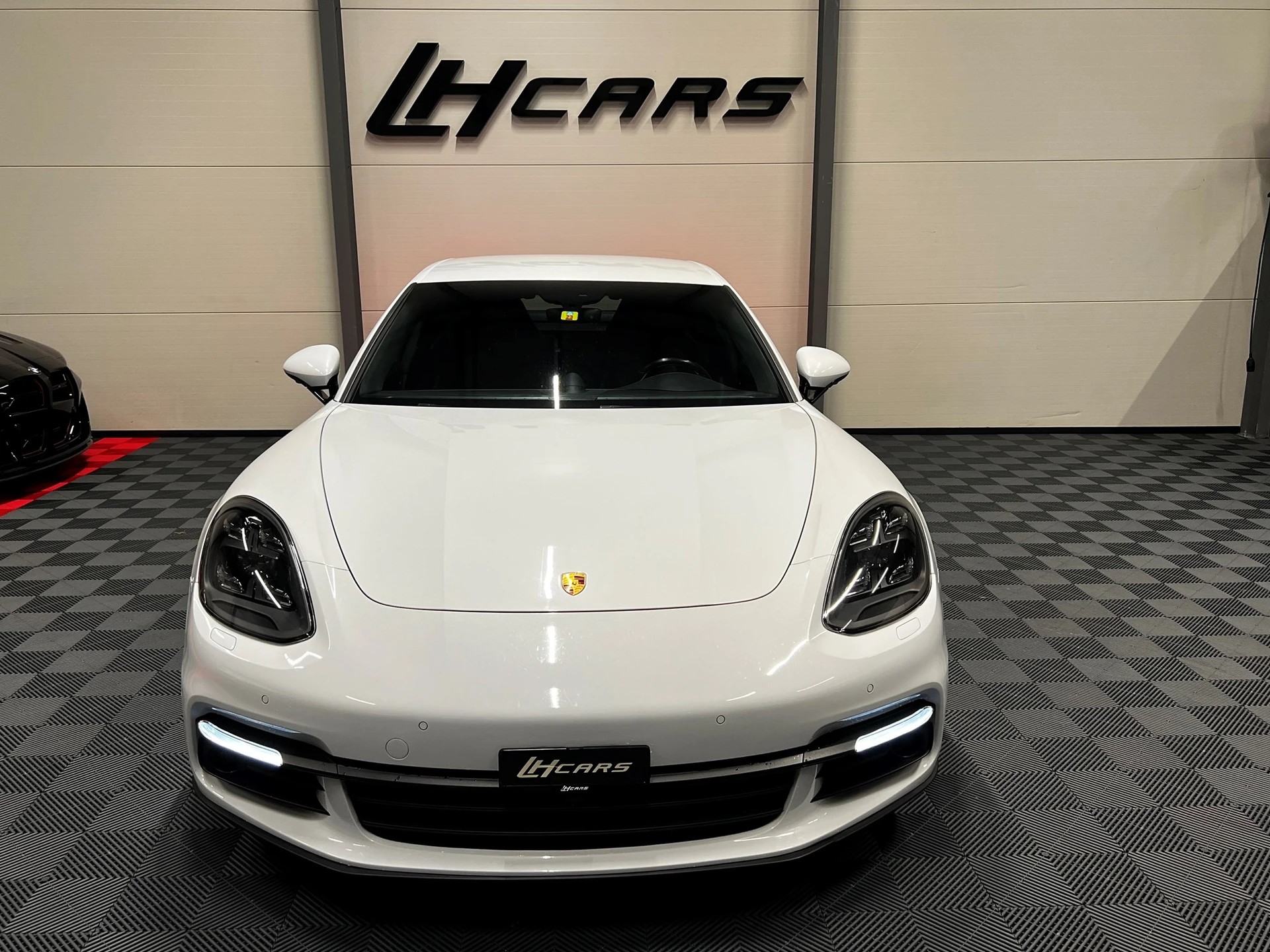 PORSCHE Panamera 4.0 V8 4S Diesel-image-6