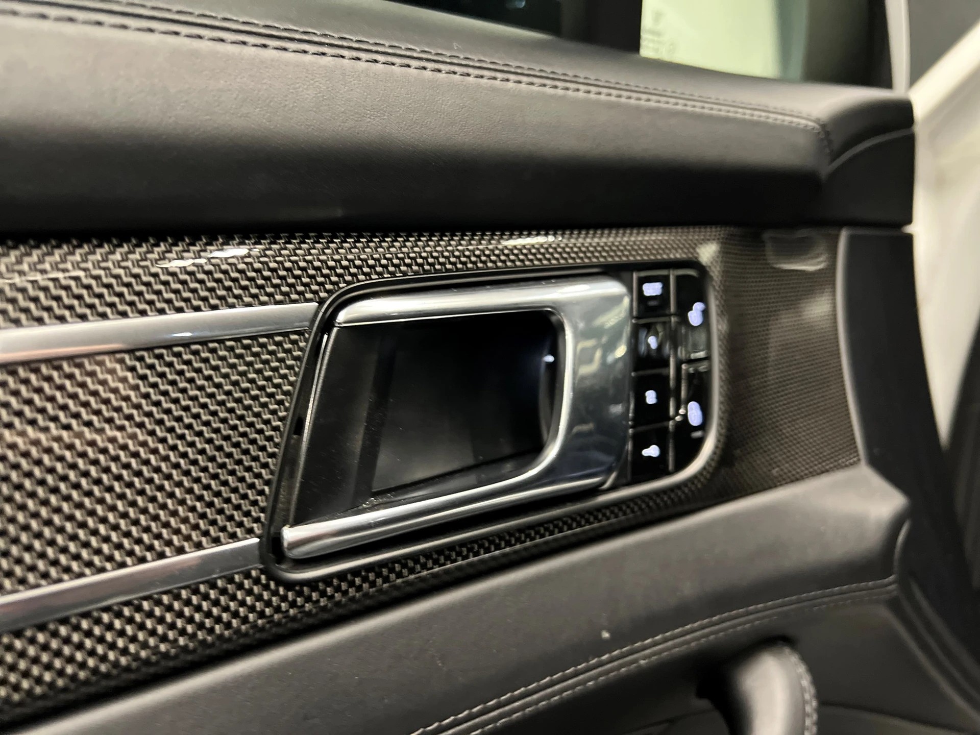 PORSCHE Panamera 4.0 V8 4S Diesel-image-14