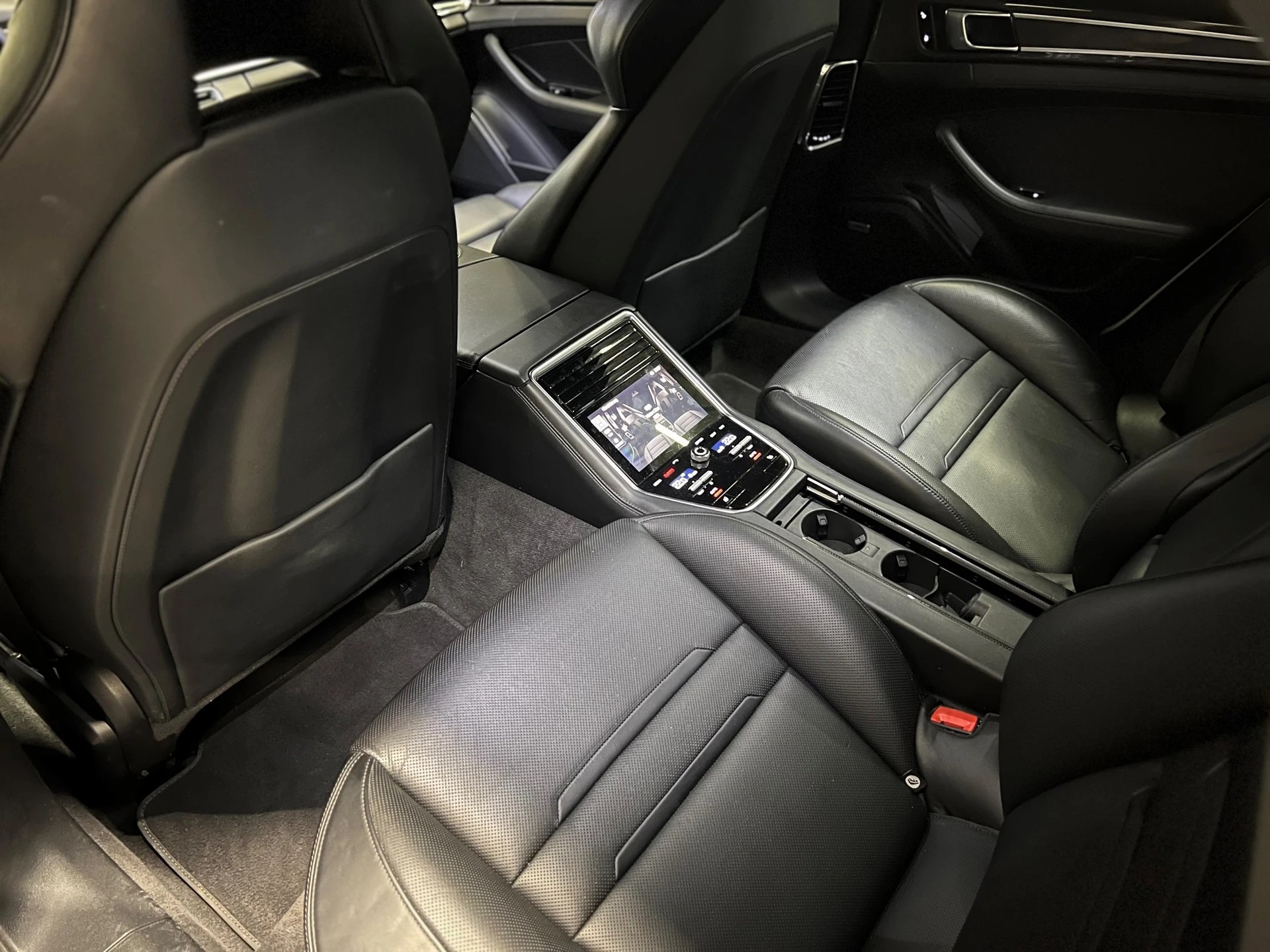 PORSCHE Panamera 4.0 V8 4S Diesel-image-8