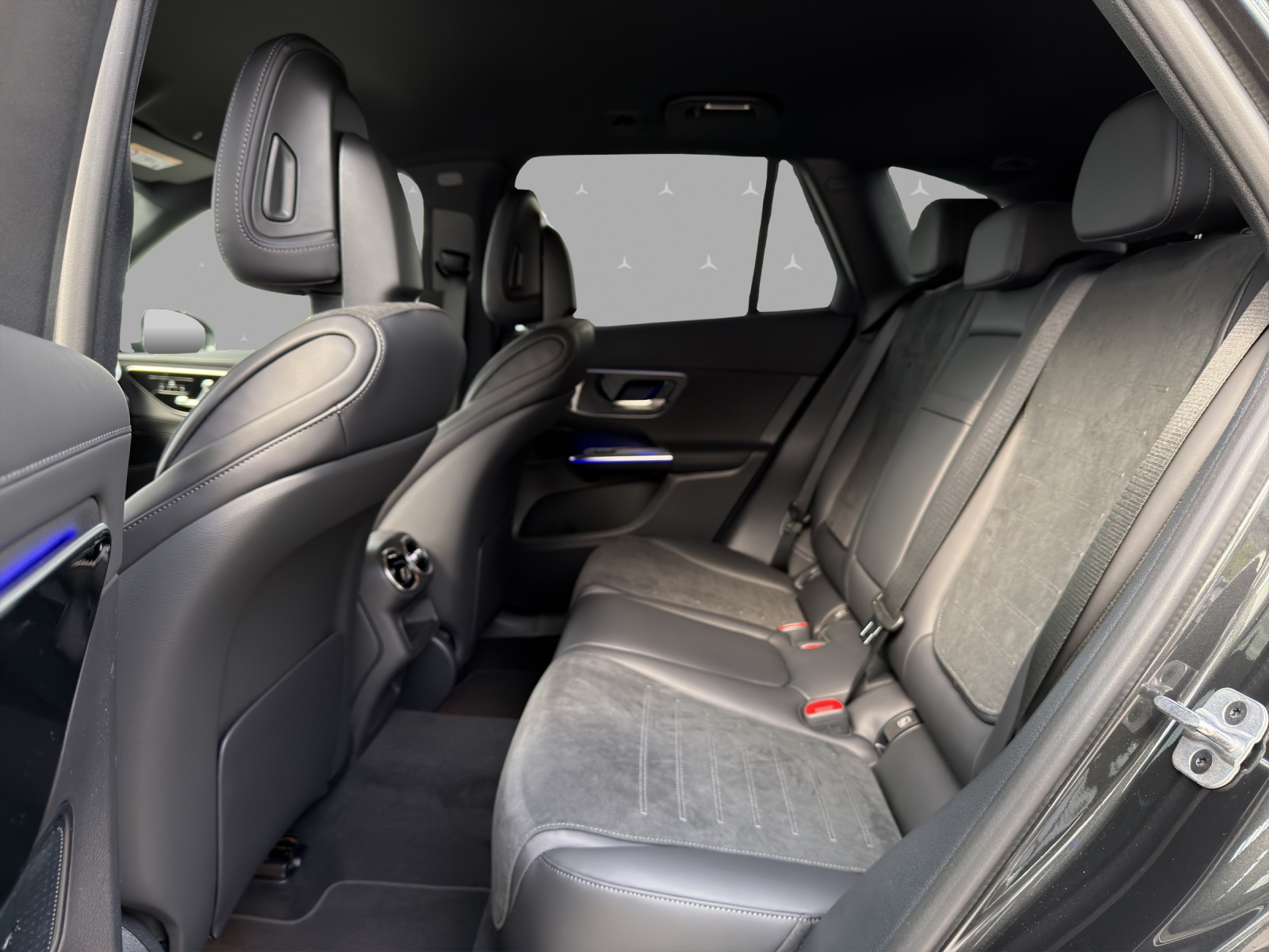 MERCEDES-BENZ GLC 300 de 4Matic EQ Star 9G-Tronic-image-12