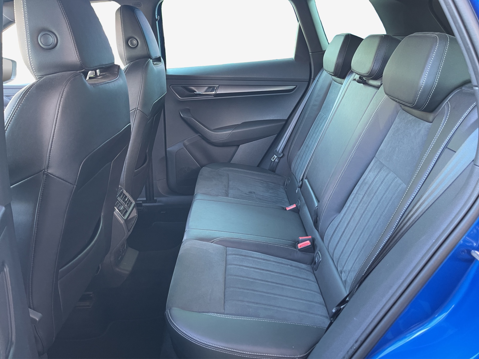 SKODA Karoq 2.0 TDI SCR SportLine 4x4 DSG-image-11