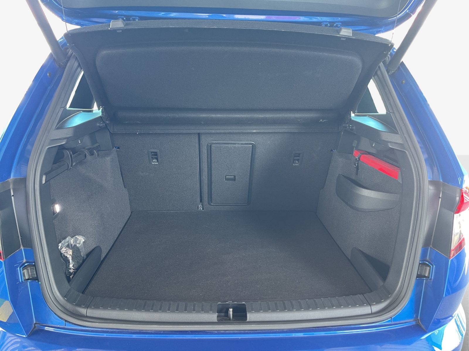 SKODA Karoq 2.0 TDI SCR SportLine 4x4 DSG-image-12
