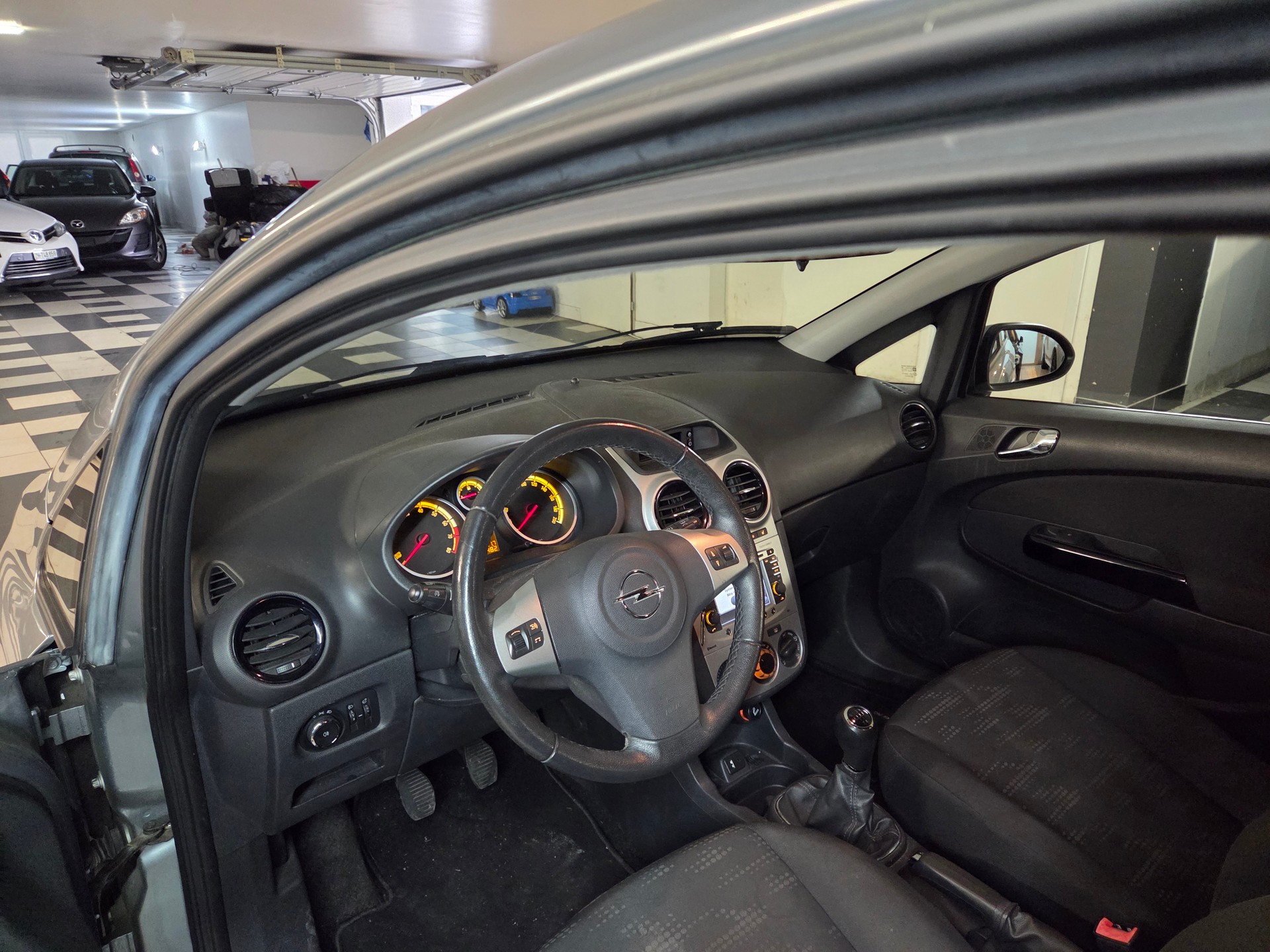 OPEL Corsa 1.4 TP Color Edition-image-9