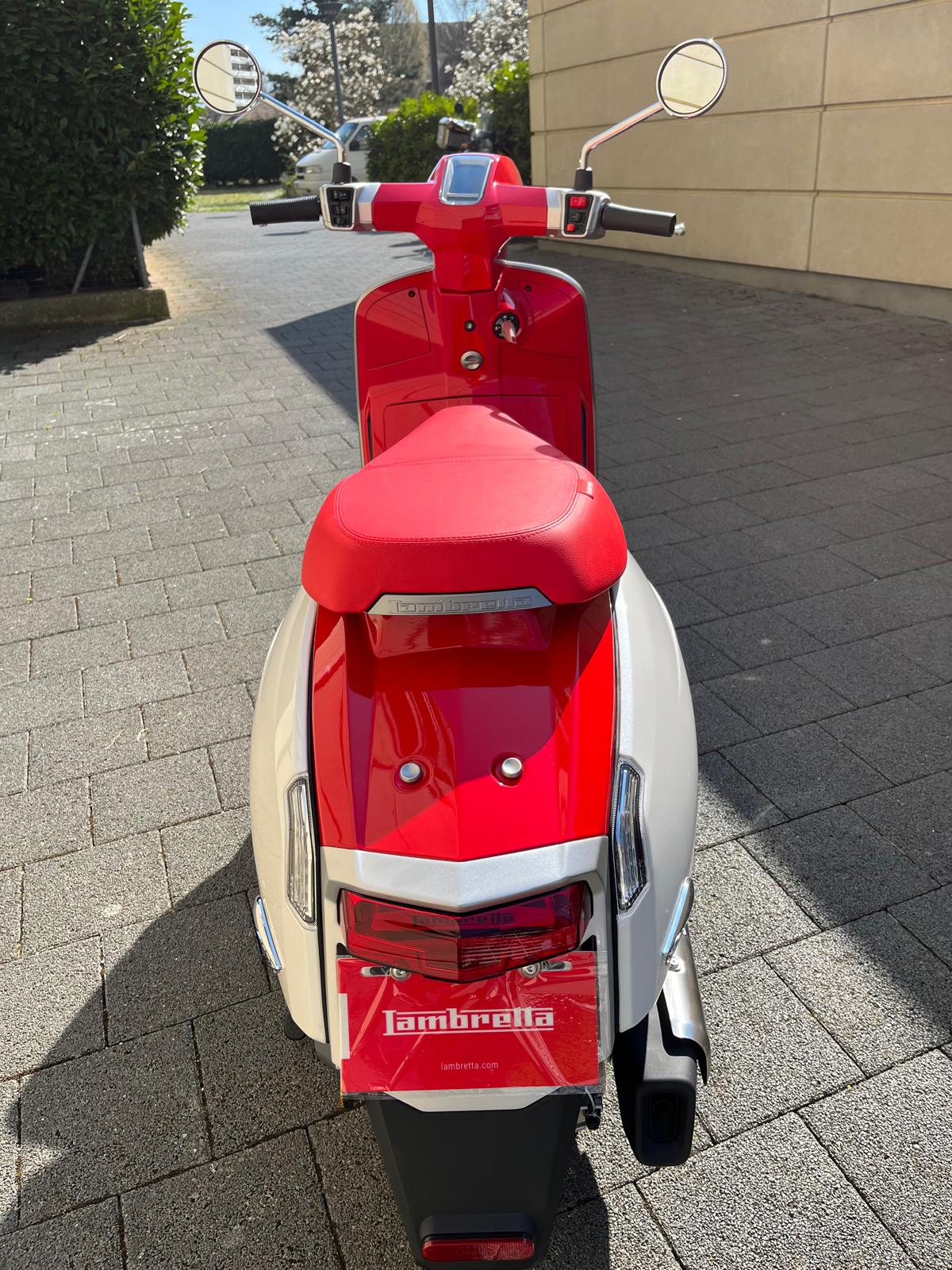 PIAGGIO Vespa GTS 300 Super Tech ABS-image-4