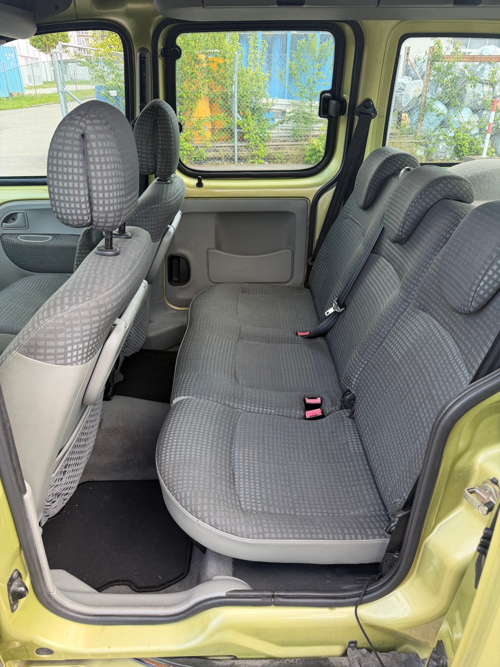 RENAULT Kangoo 1.6 16V Privilège Suisse 4x4-image-7