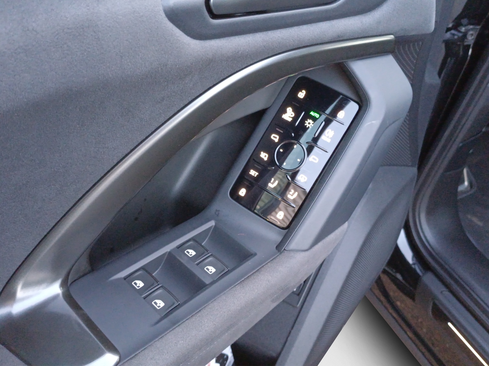 AUDI Q5 TFSI quatto 150 kW S-tronic-image-14