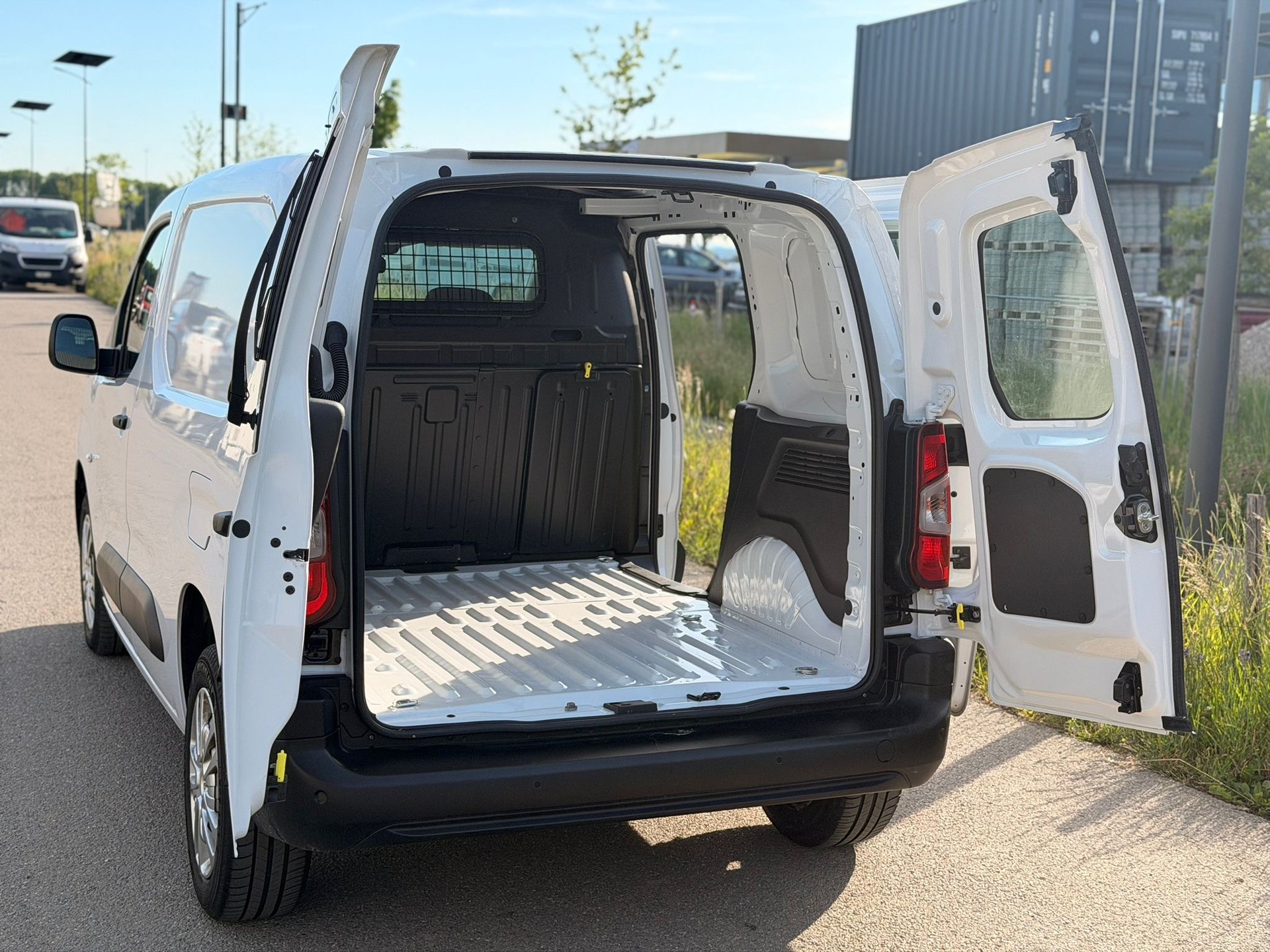 CITROEN Berlingo Van 1.5 Blue HDi 130 s/s EAT8-image-8