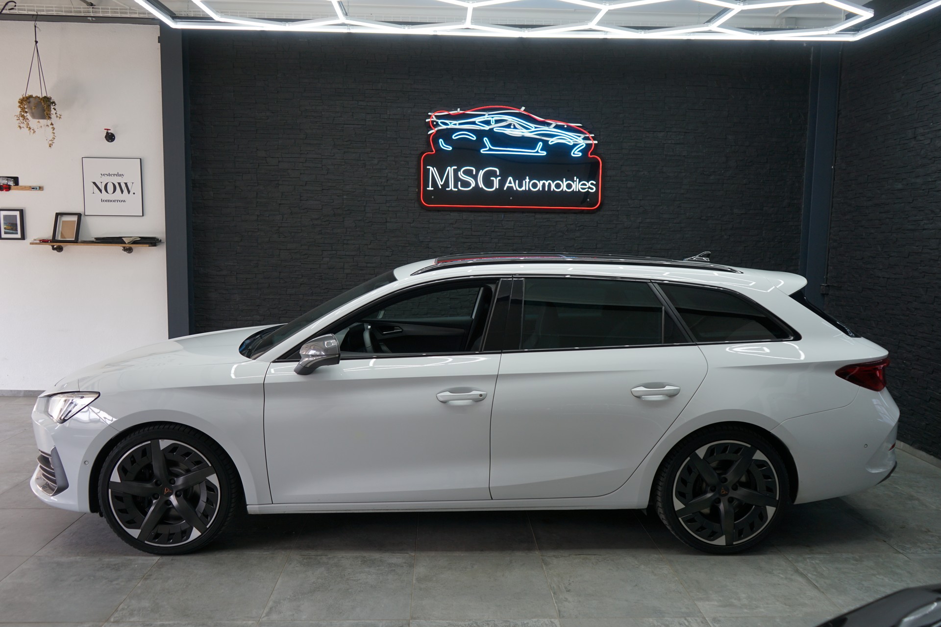 CUPRA LEON ST 2.0 TSI VZ DSG 4Drive-showroom-element-1