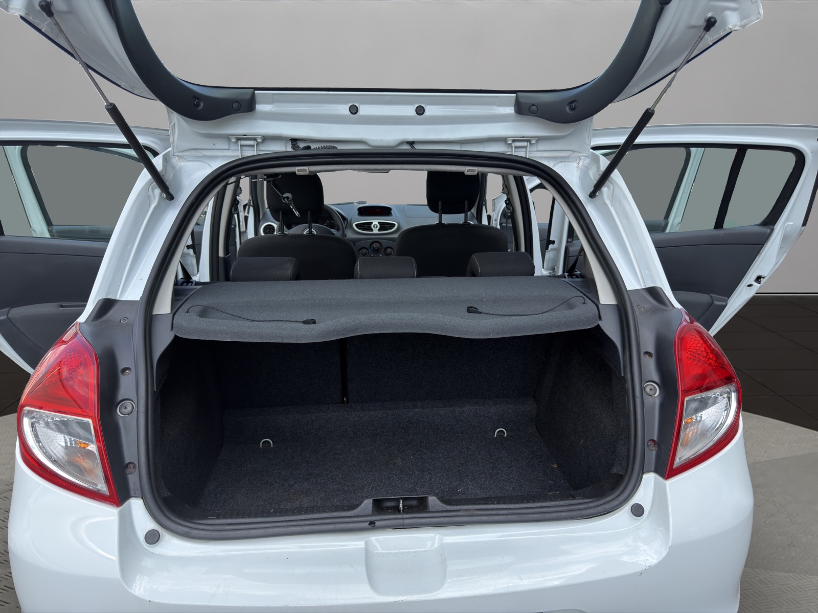 RENAULT Clio 1.2 16V Expression-image-17