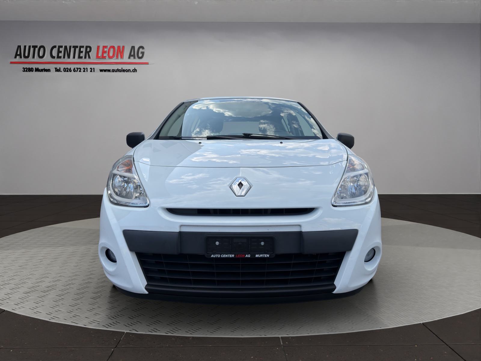 RENAULT Clio 1.2 16V Expression-image-0