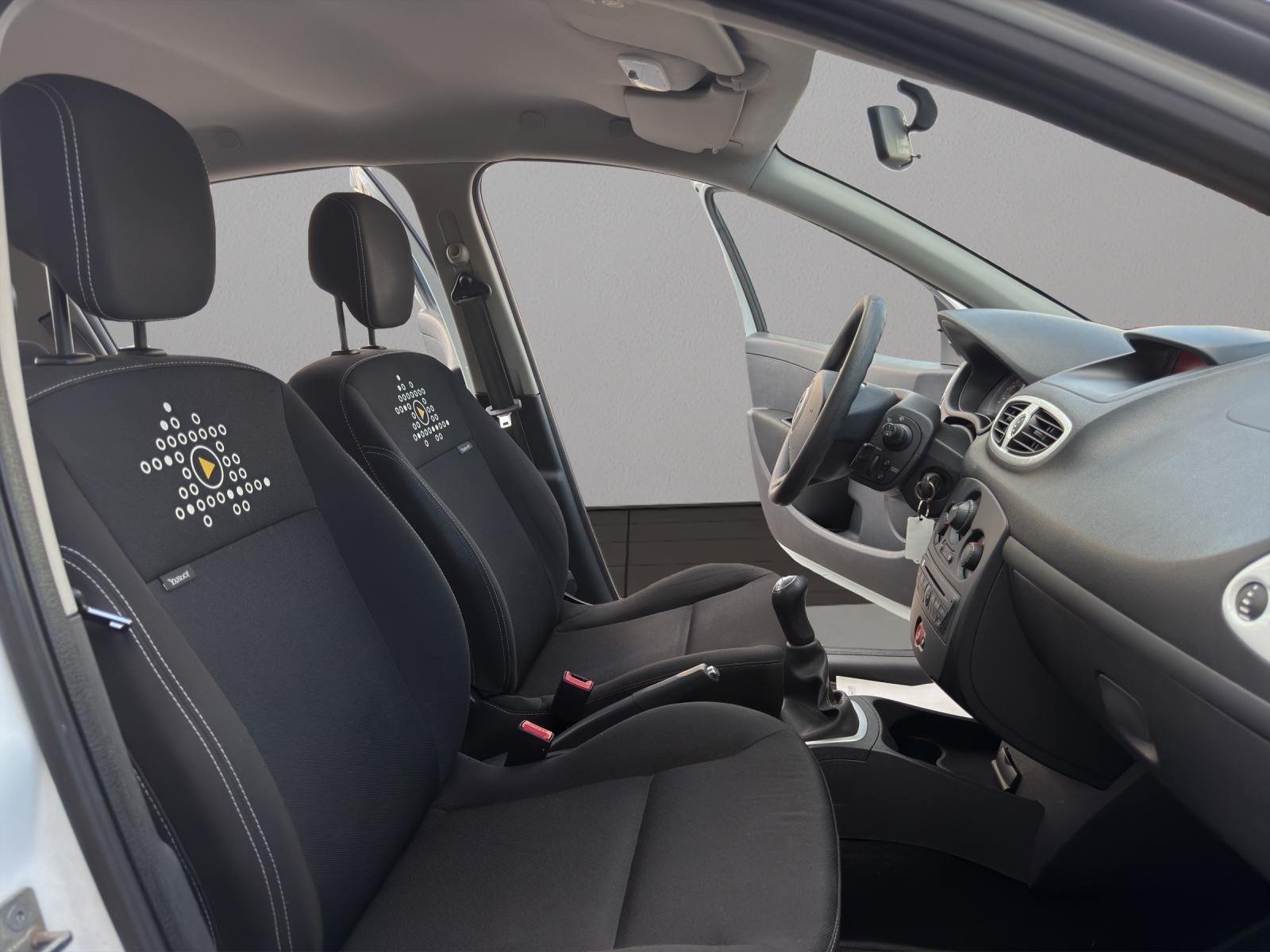 RENAULT Clio 1.2 16V Expression-image-15