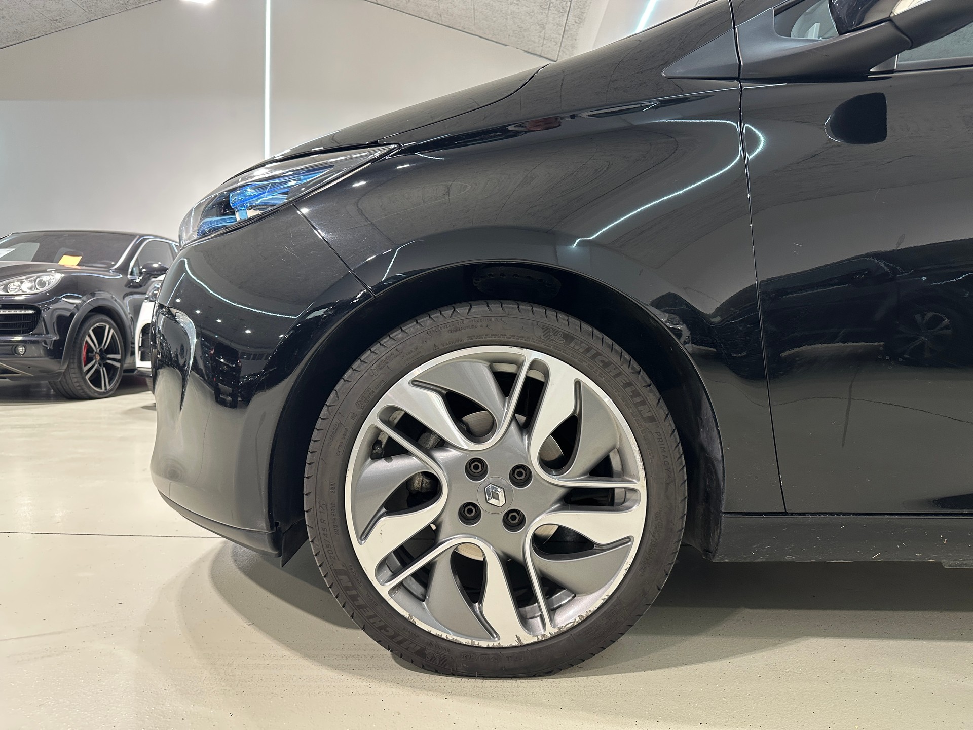 RENAULT Zoe Intens Q210-showroom-element-3